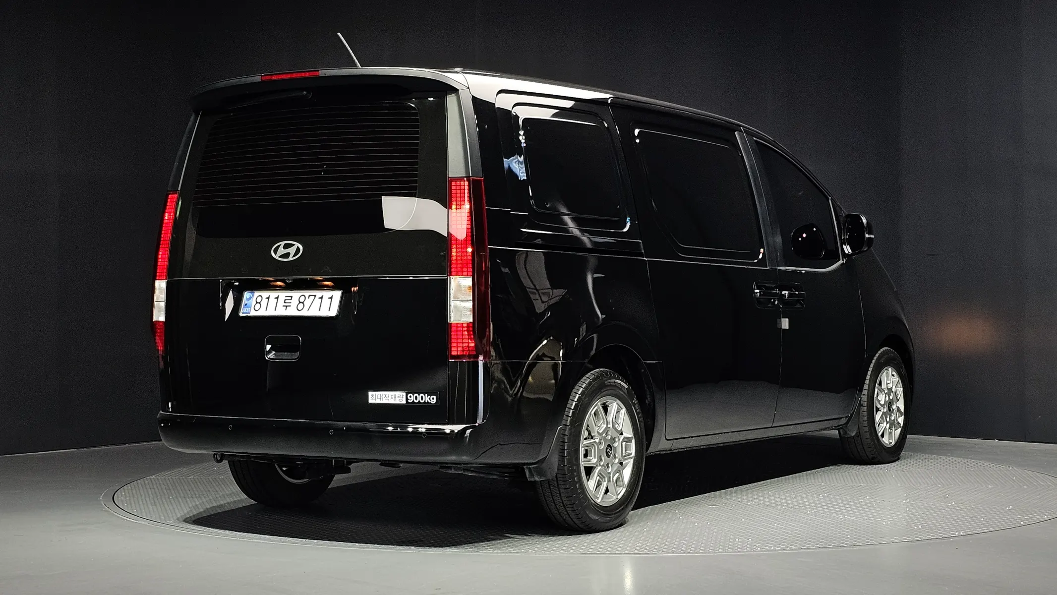 Hyundai Staria HEV 1.6 3 2024 2/35