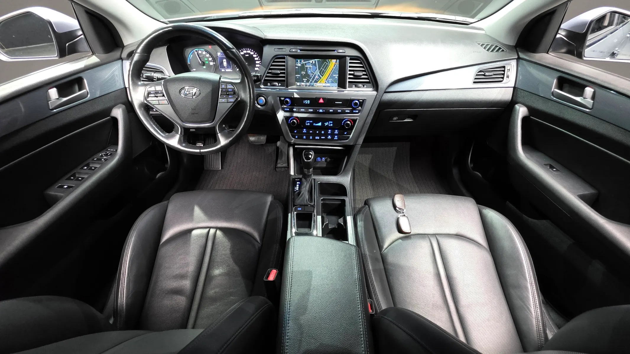 Hyundai LF 2.0 HEV 2016 4/5
