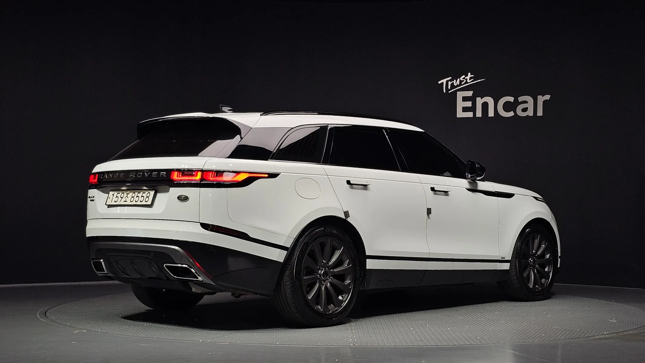 Land Rover 레인지로버 벨라 3.0 D300 R- SE 2019 2/34