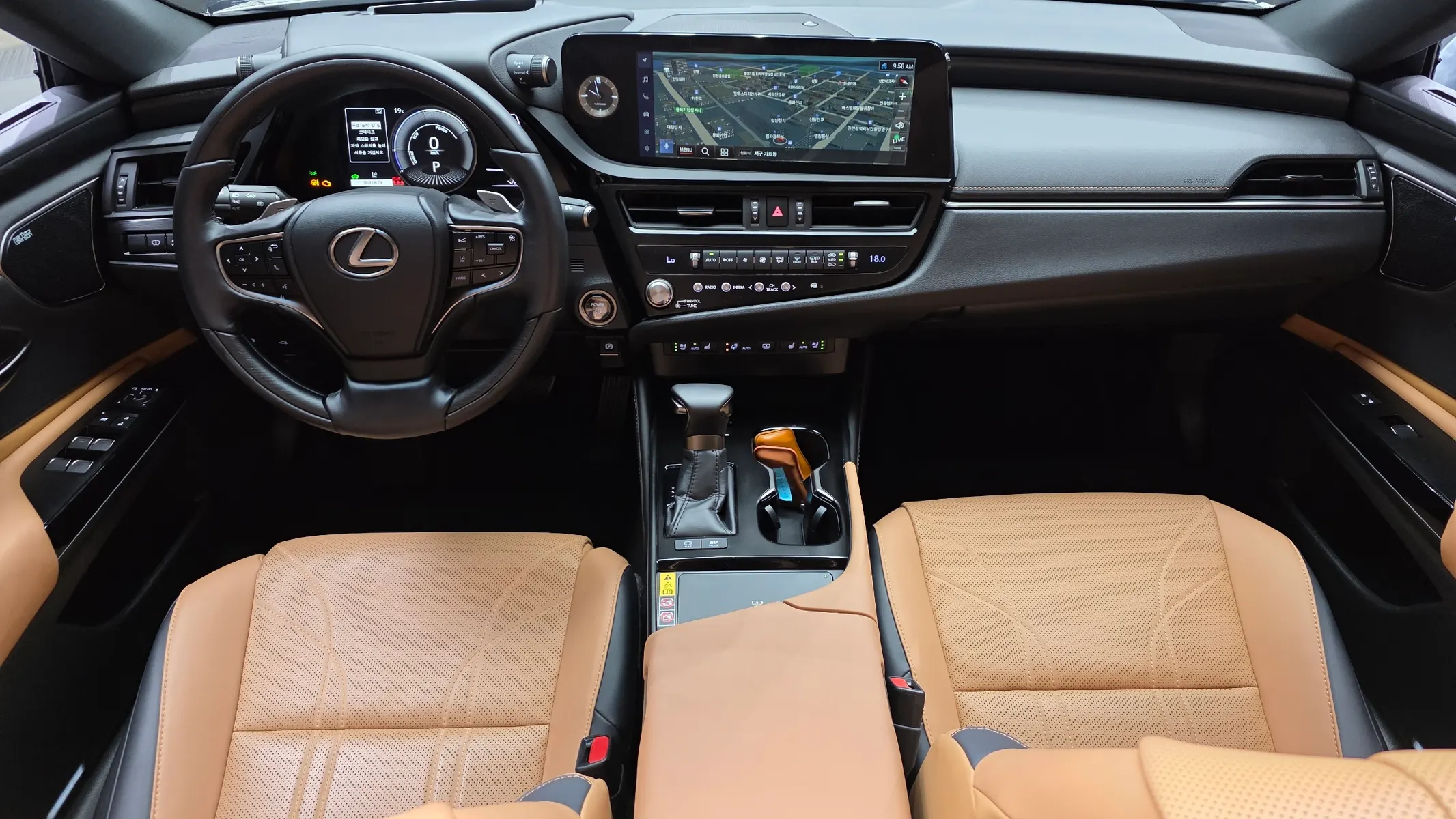 Lexus ES300h 7 2025 4/5