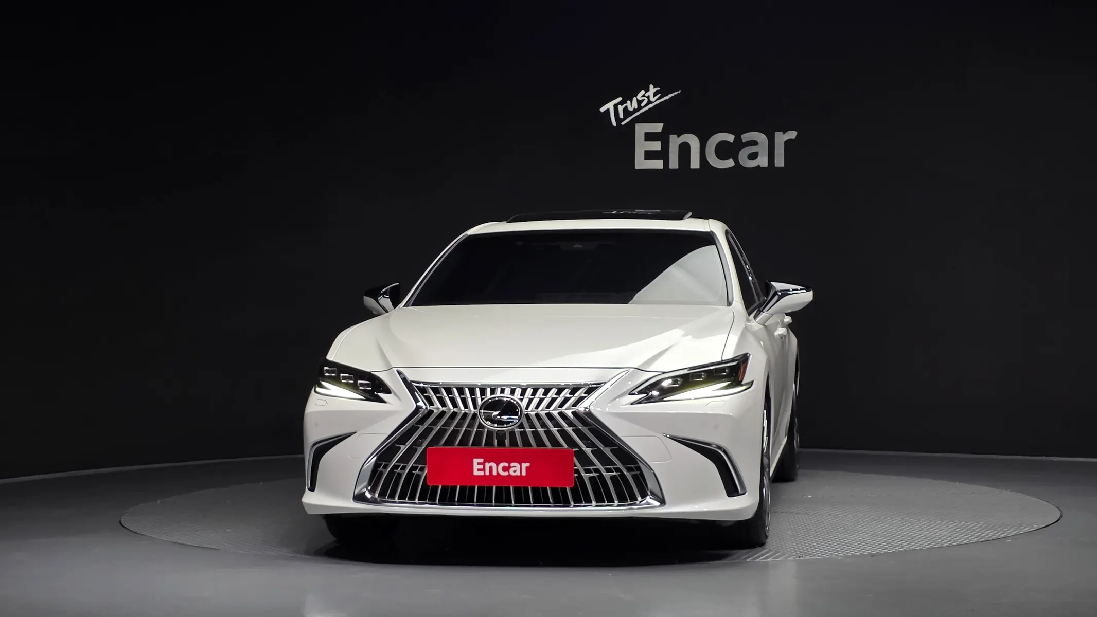 Lexus ES300h 7 2025 2/5