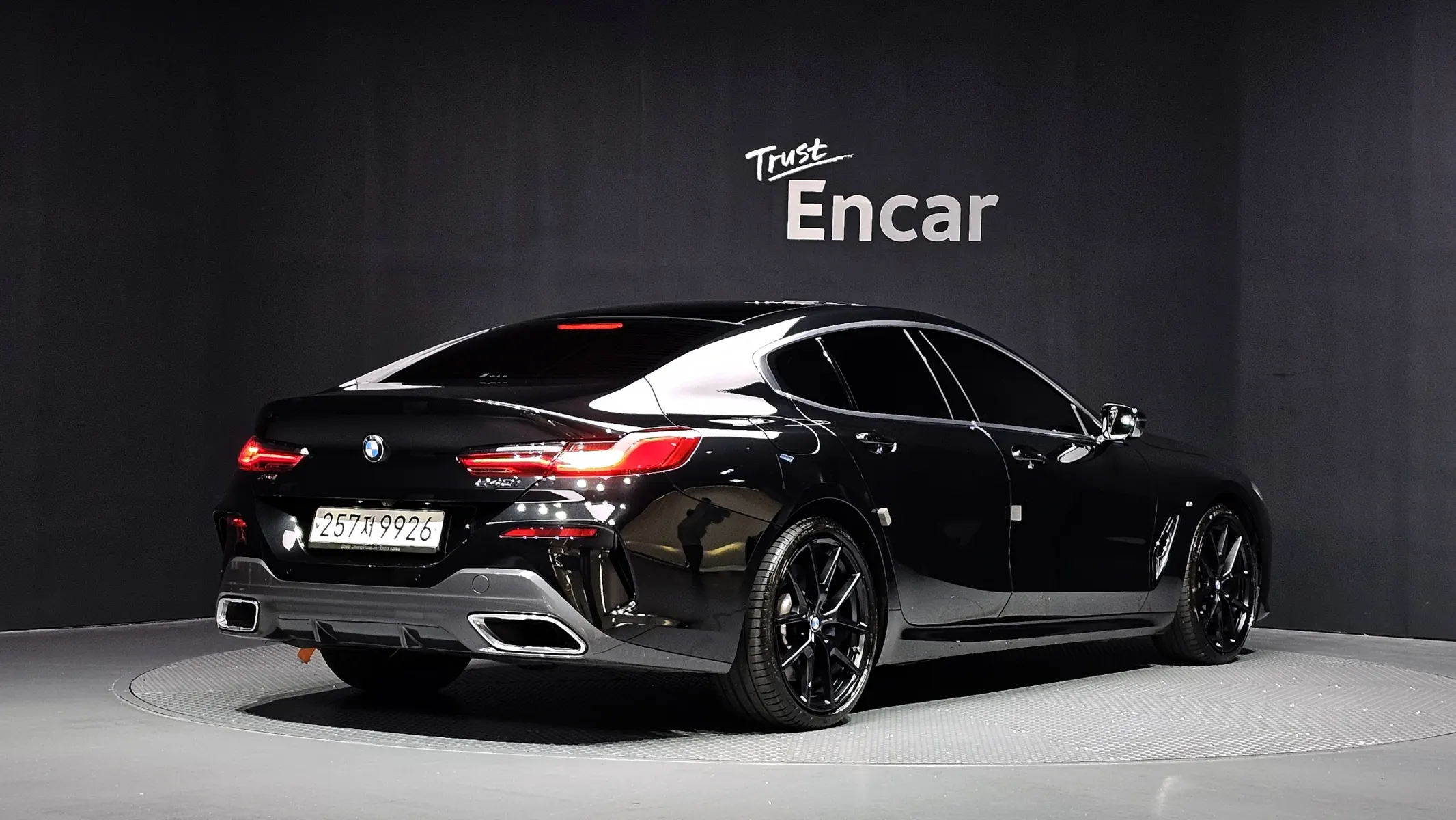 BMW 8 Series (G15) 840i xDrive M 2019 2/35