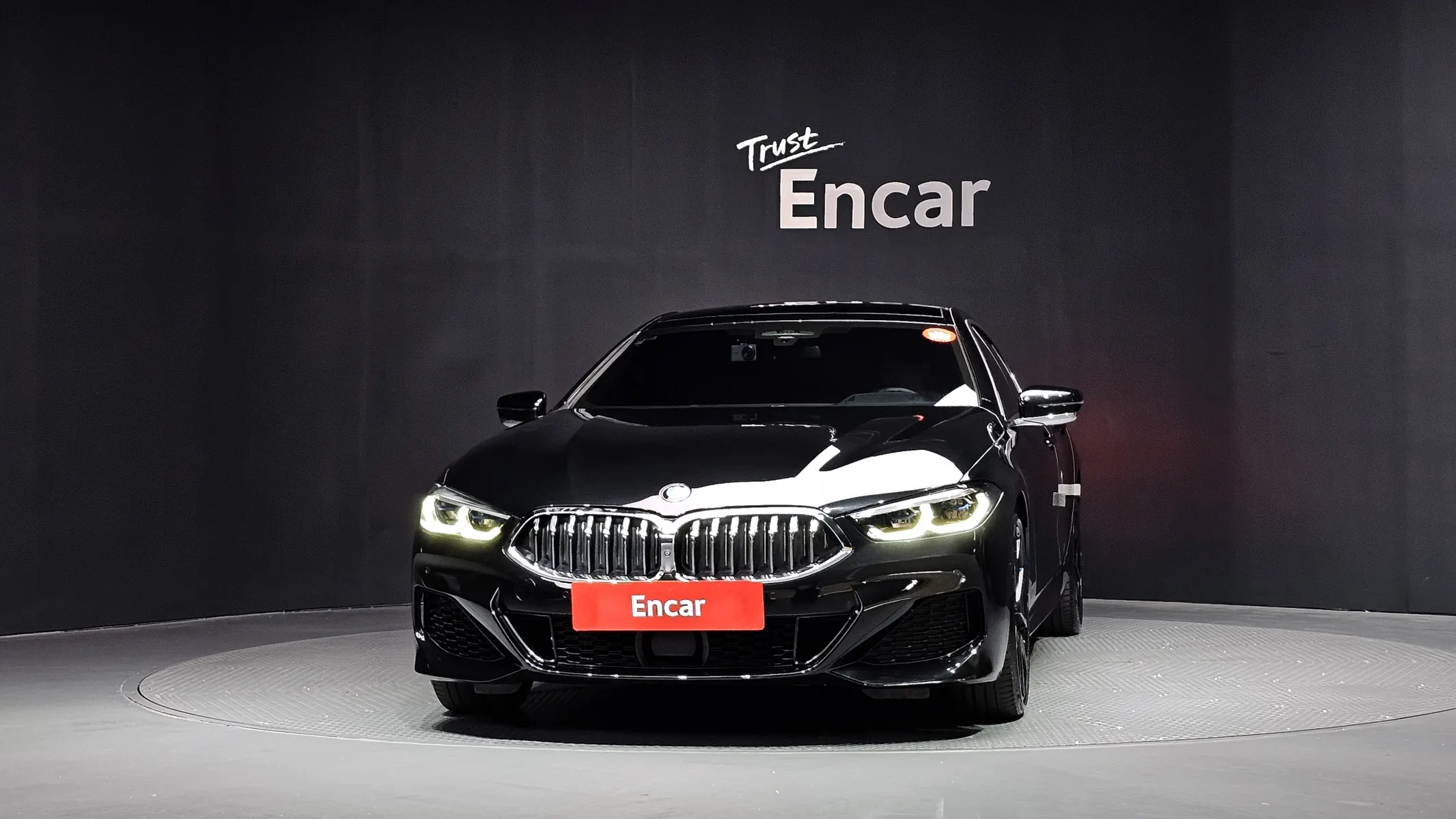 BMW 8 Series (G15) 840i xDrive M 2019 3/35
