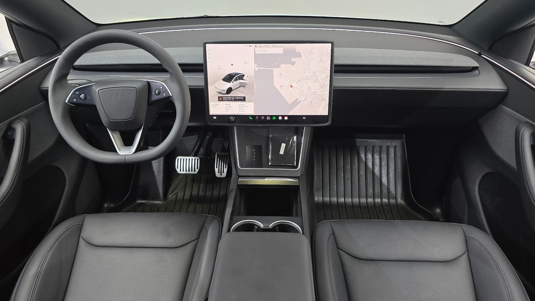 Tesla Y RWD 2026 4/5