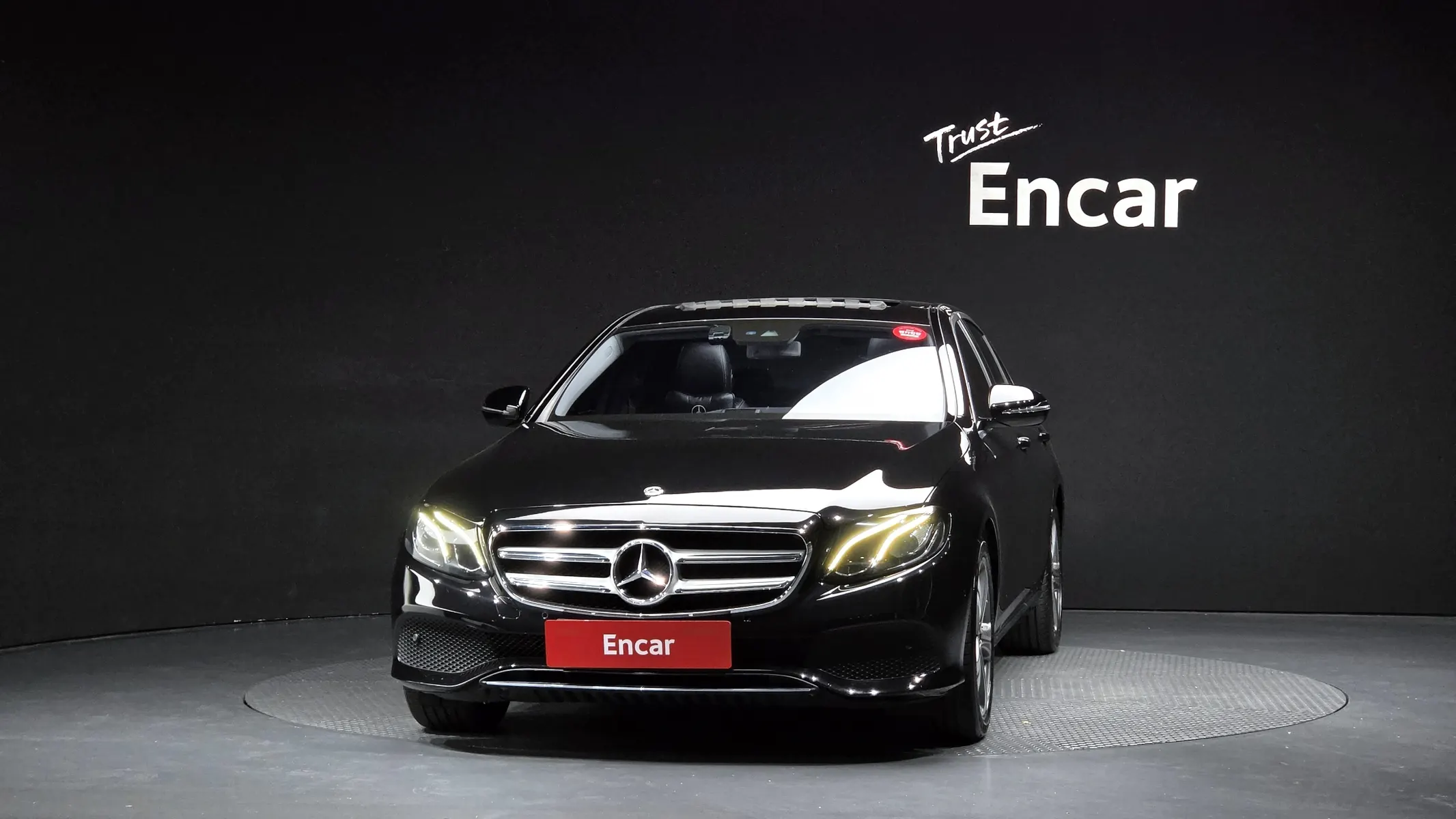 Mercedes-Benz E-Class W213 E300 2018 3/33