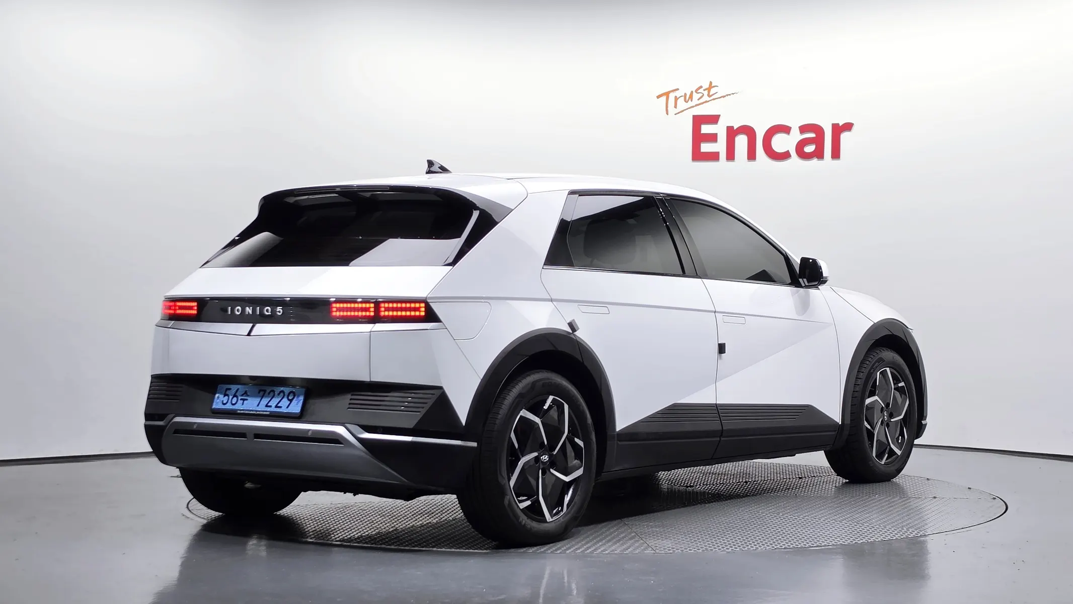 Hyundai Ioniq 5 AWD 2022 2/36