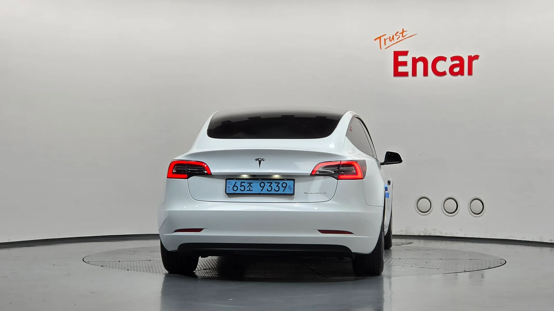 Tesla 3 AWD 2021 3/5