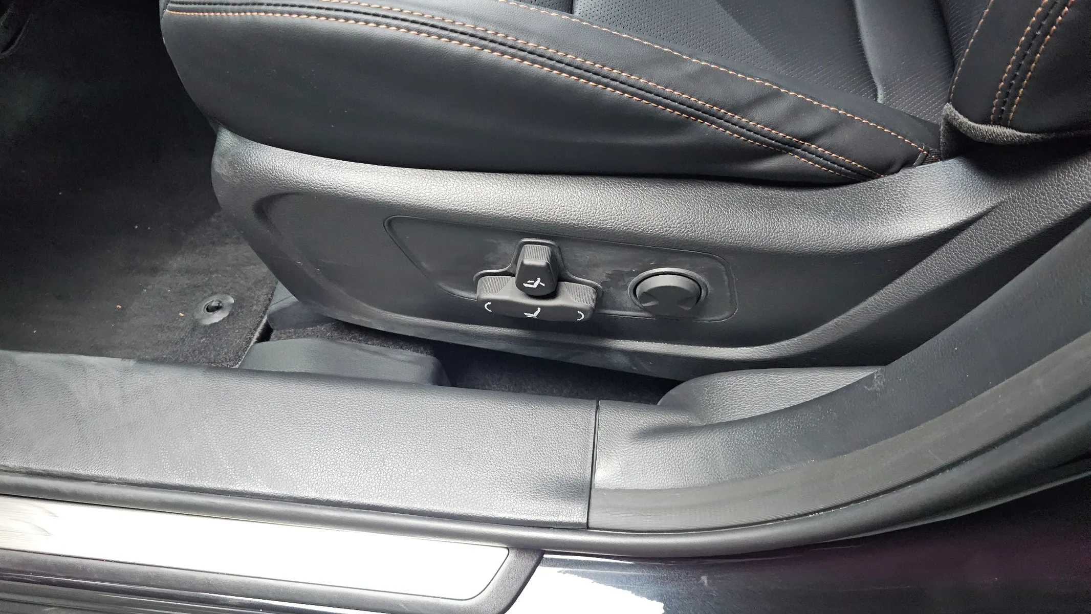 KG Mobility 토레스 HEV 1.5 2WD 2025 33/34