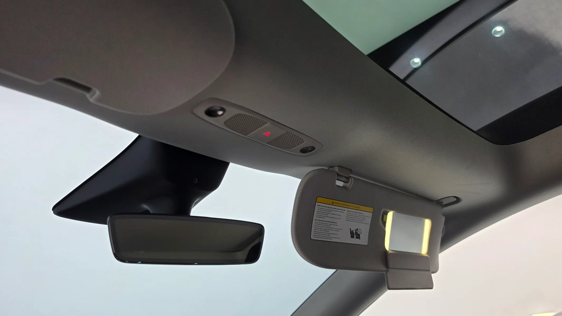 Tesla Y AWD 2022 33/34