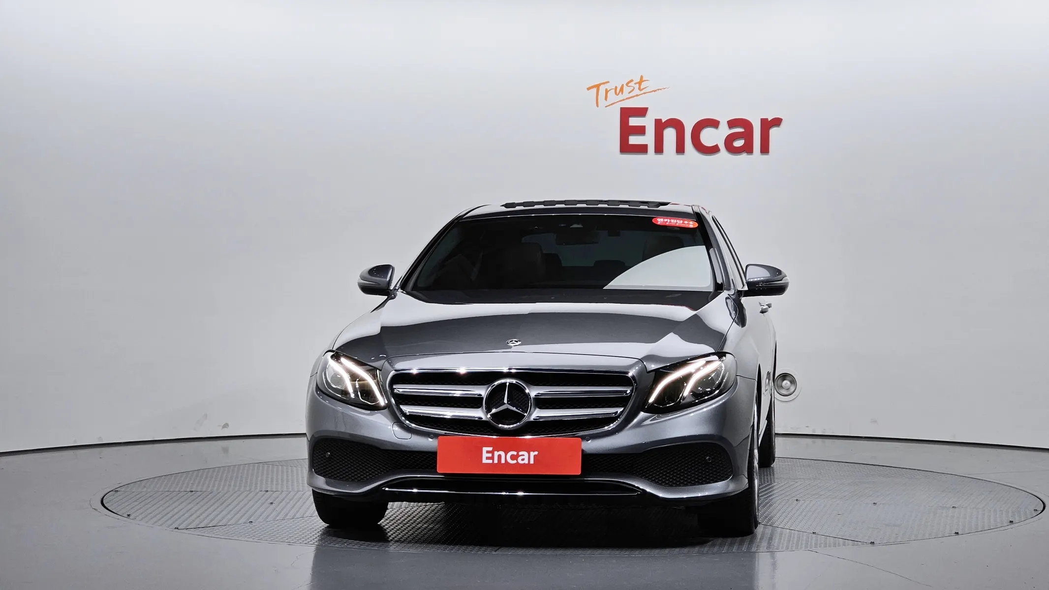 Mercedes-Benz E-Class W213 E200 2018 2/33