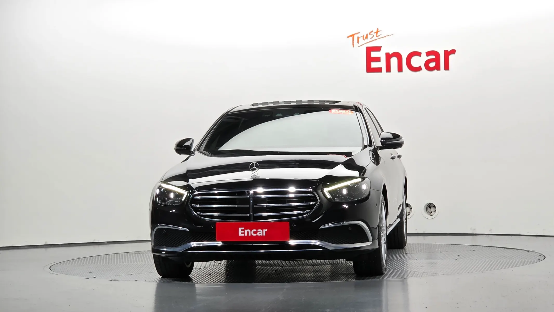 Mercedes-Benz E-Class W213 E220d 4MATIC 2021 2/35