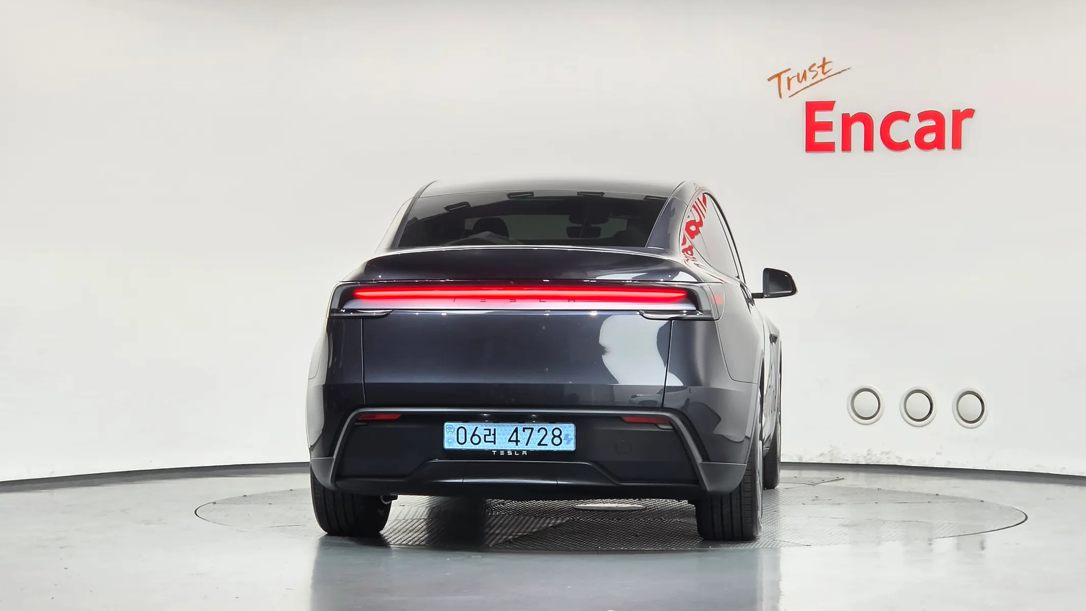 Tesla Y RWD 2025 3/5