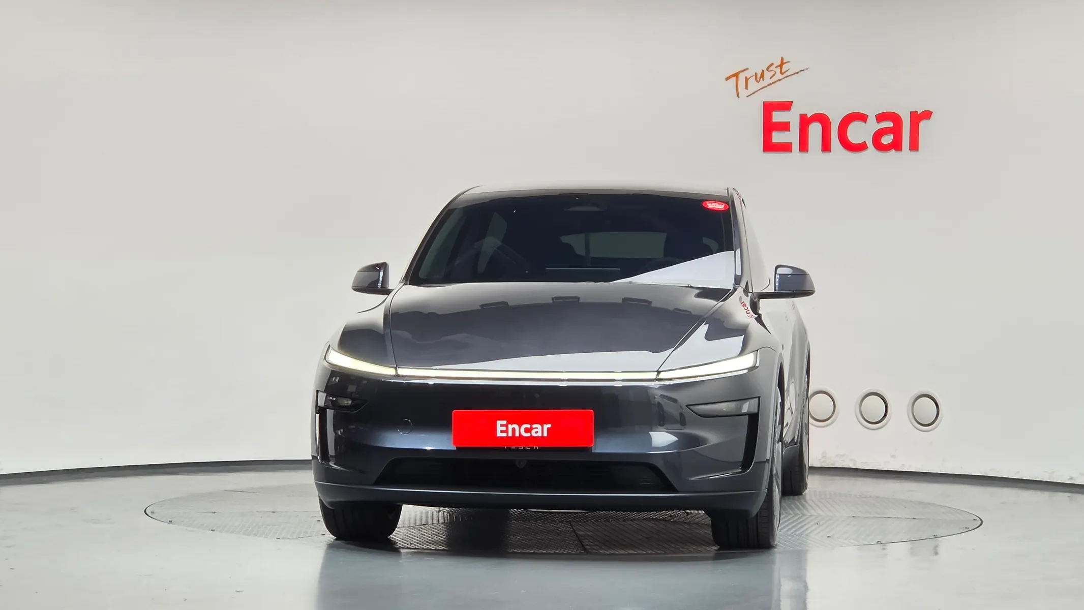 Tesla Y RWD 2025 2/5