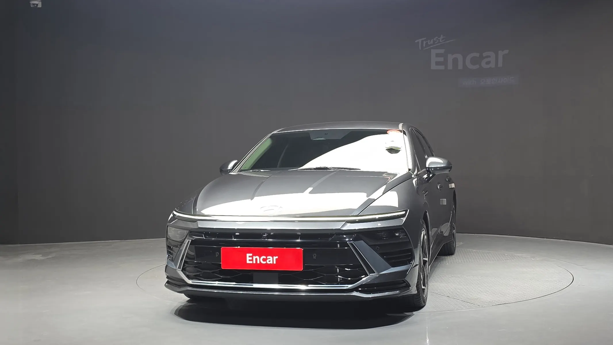 Hyundai (DN8) 2023 2/5