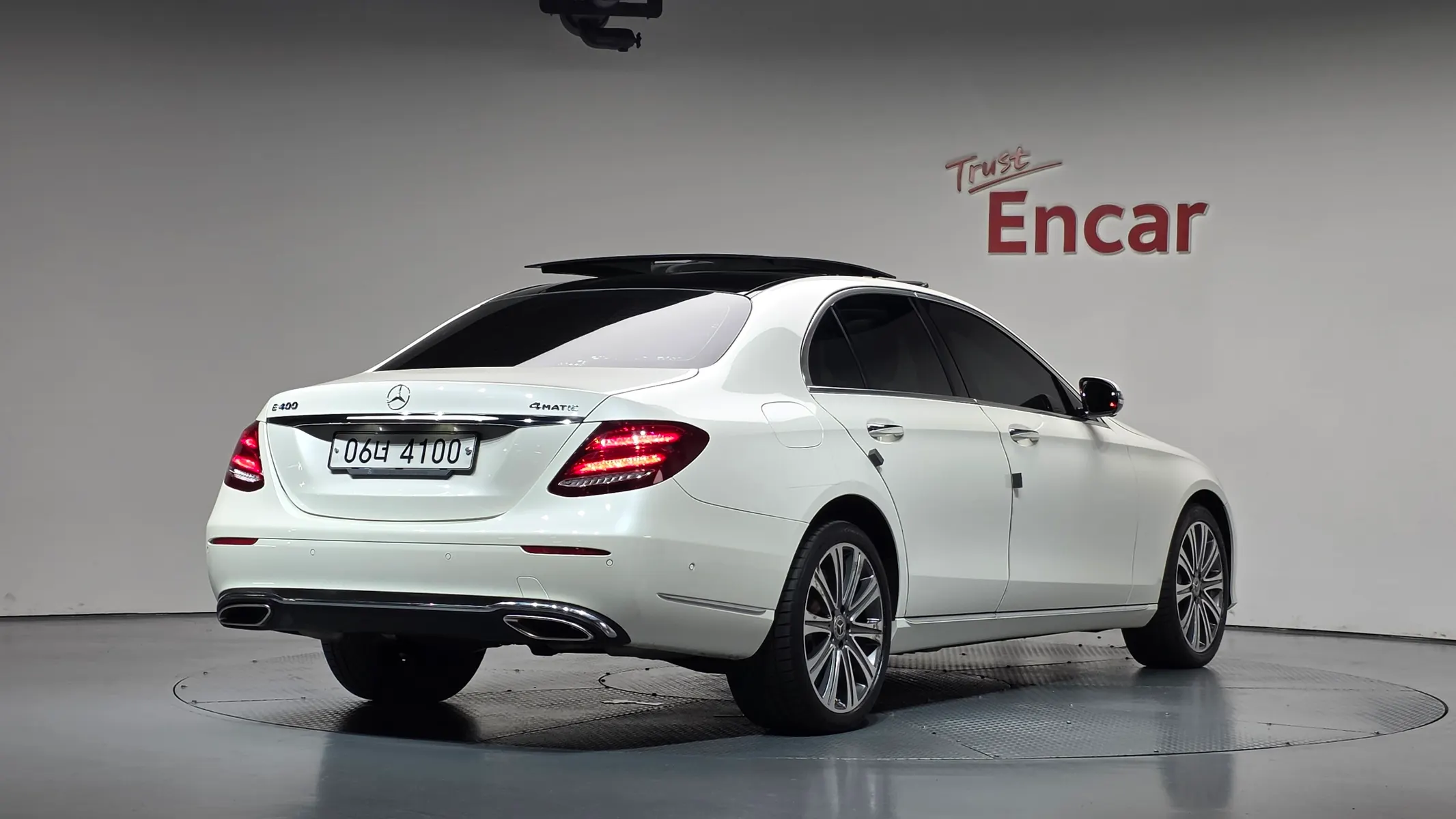 Mercedes-Benz E-Class W213 E400 4MATIC 2017 2/40