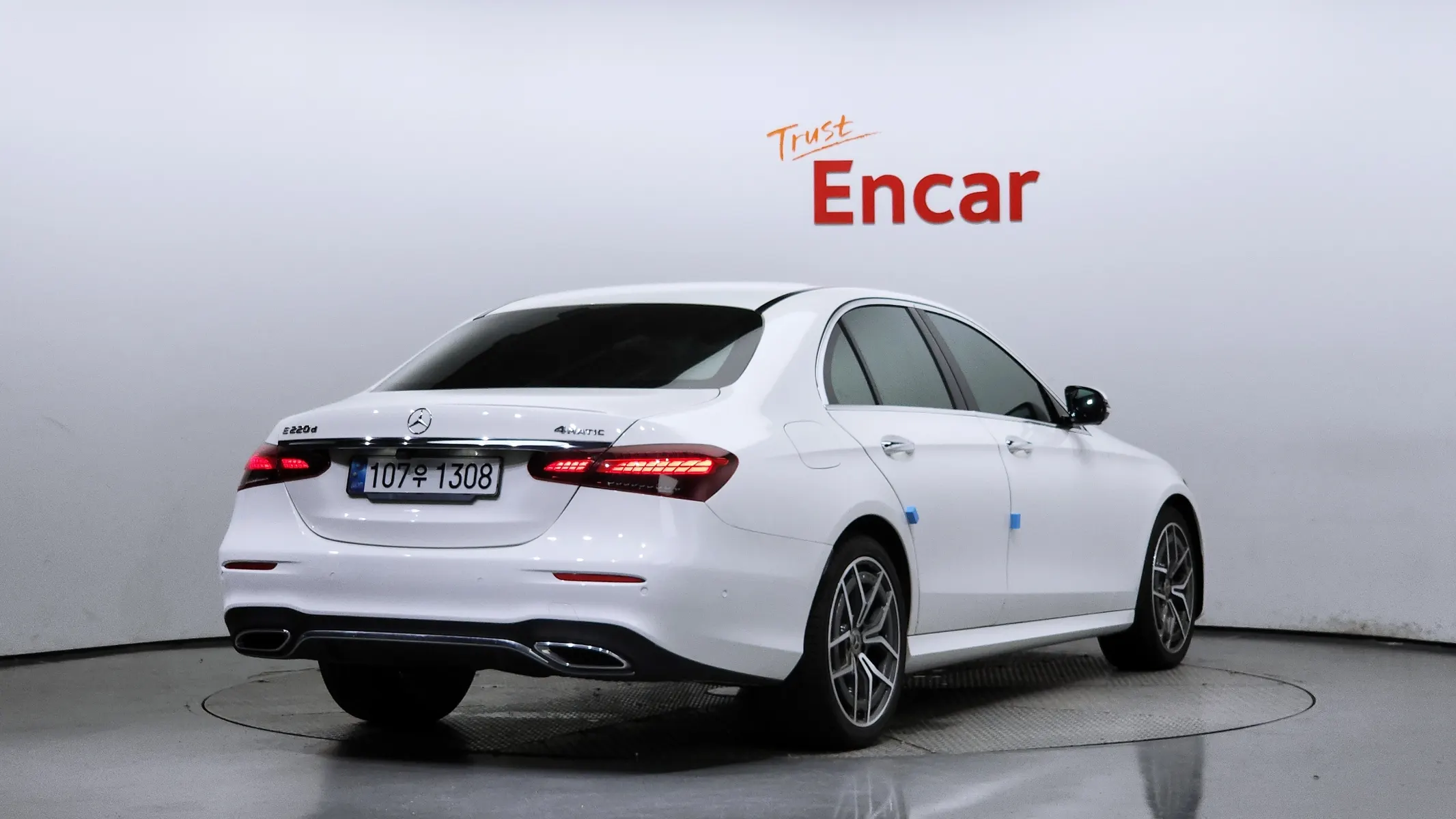 Mercedes-Benz E-Class W213 E220d 4MATIC AMG Line 2020 2/21