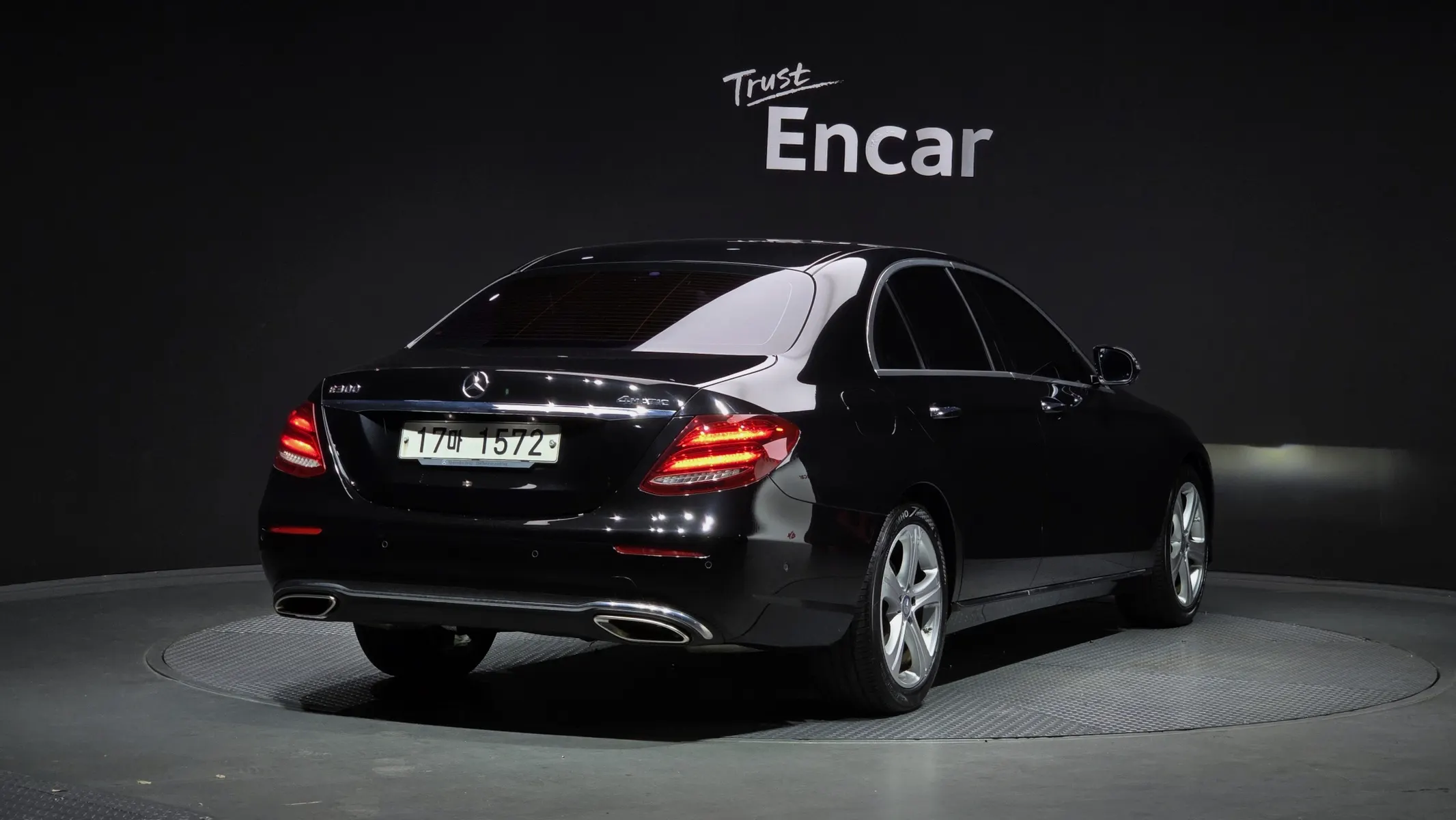 Mercedes-Benz E-Class W213 E200 2017 2/20