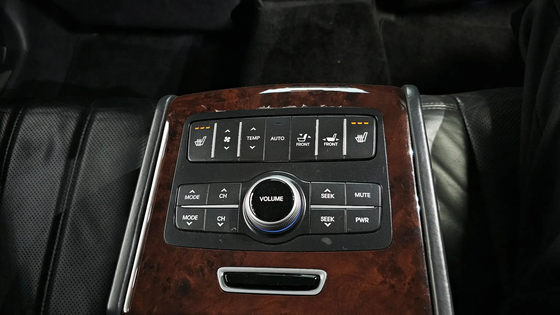 Hyundai () VS380 2011 20/21