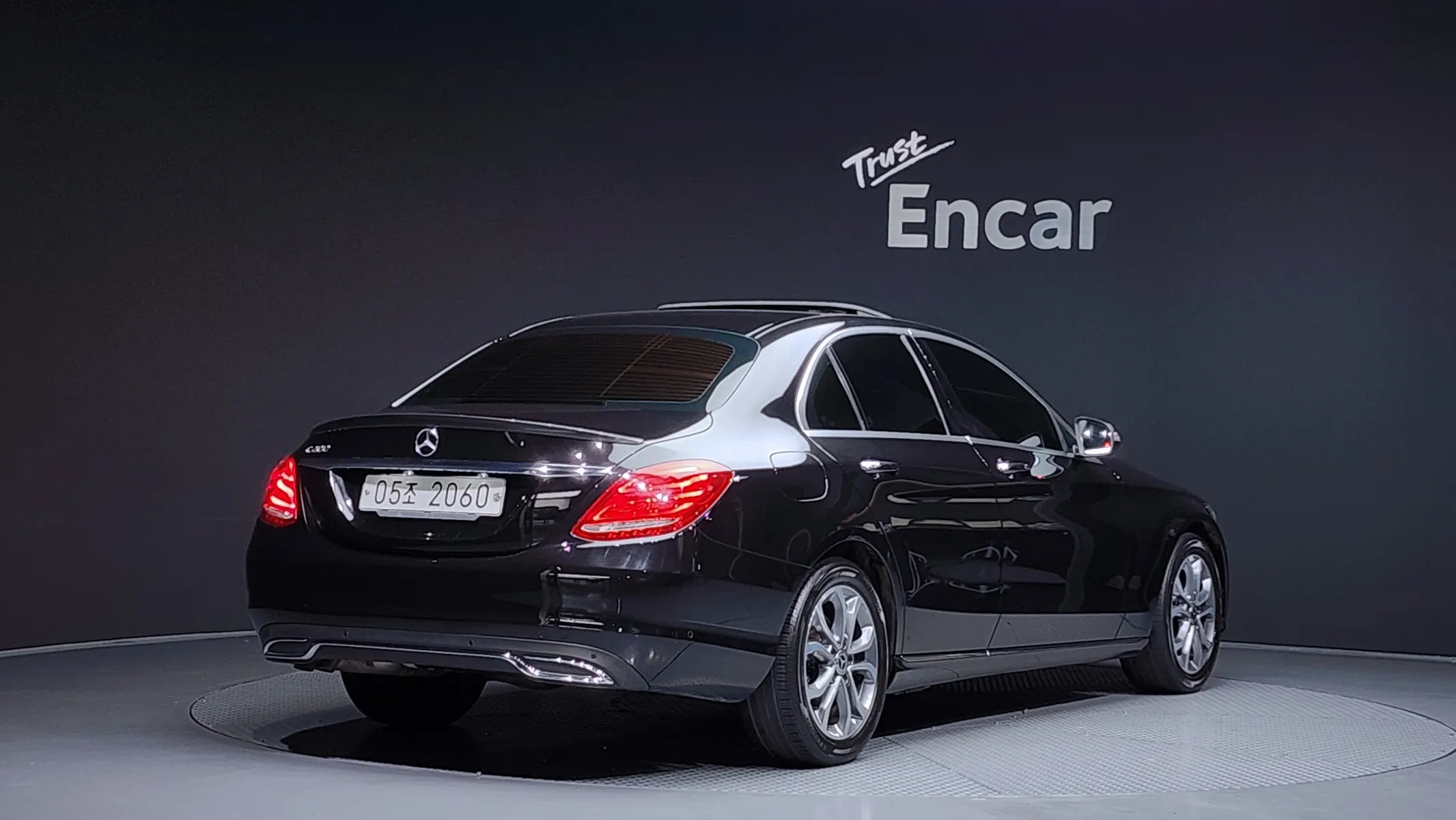 Mercedes-Benz C-Class W205 C200 2017 2/21