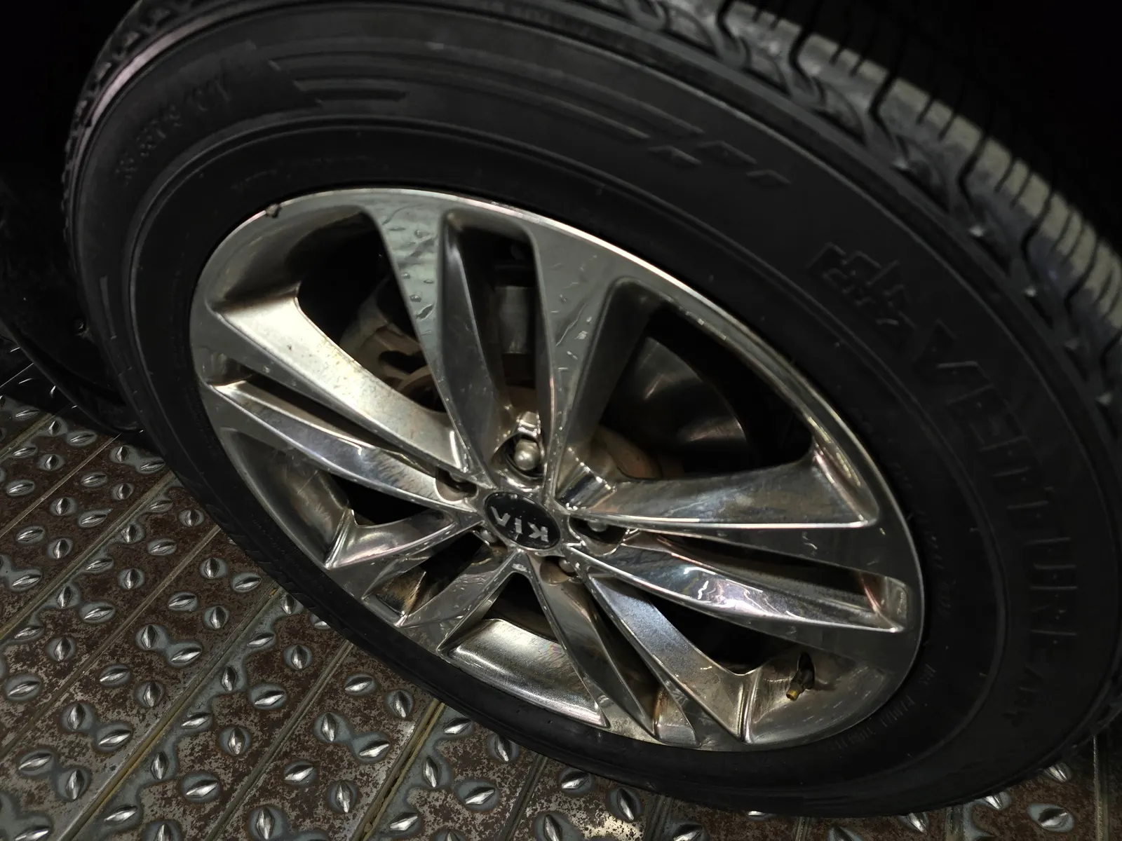 Kia R 2.0 2WD 2013 4/5