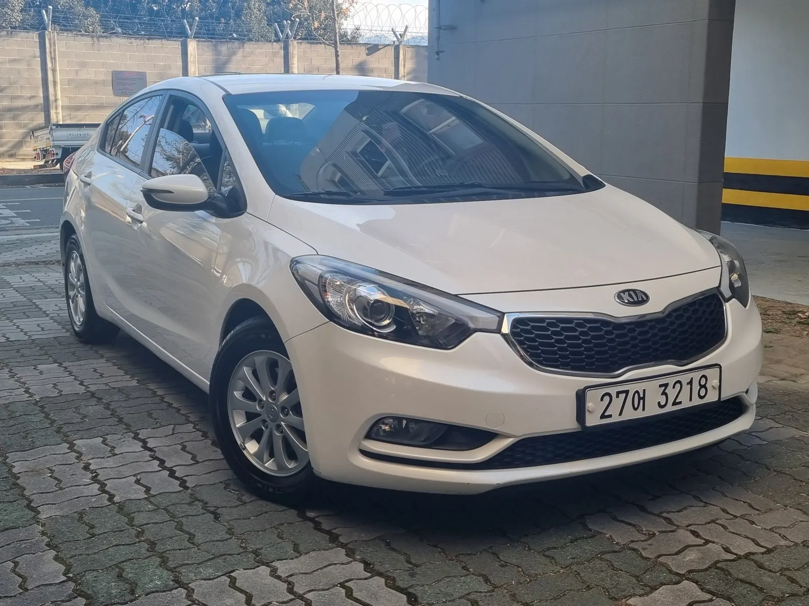 Kia K3 2014 2/5