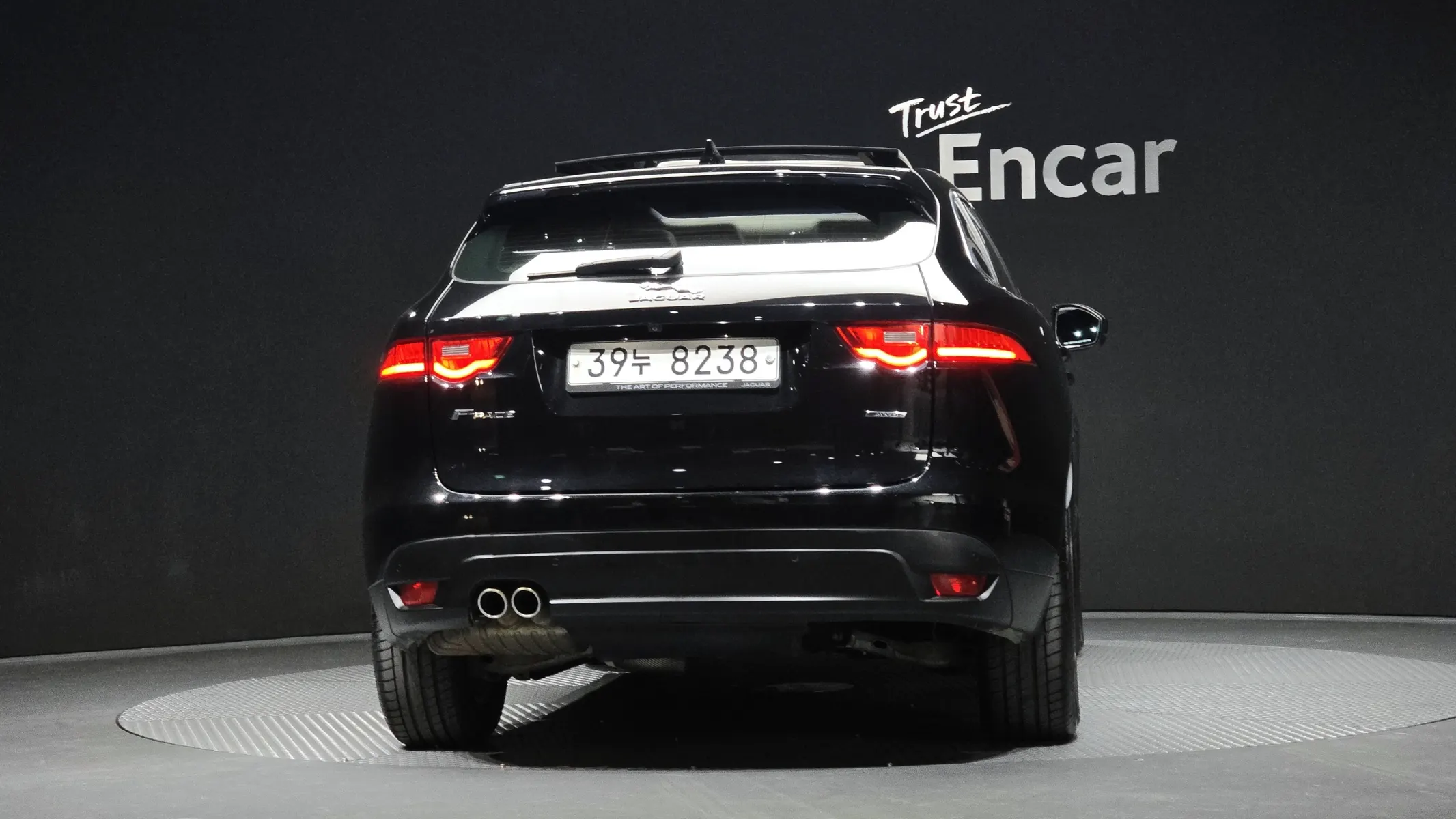 Jaguar F-PACE 20d 2016 3/5