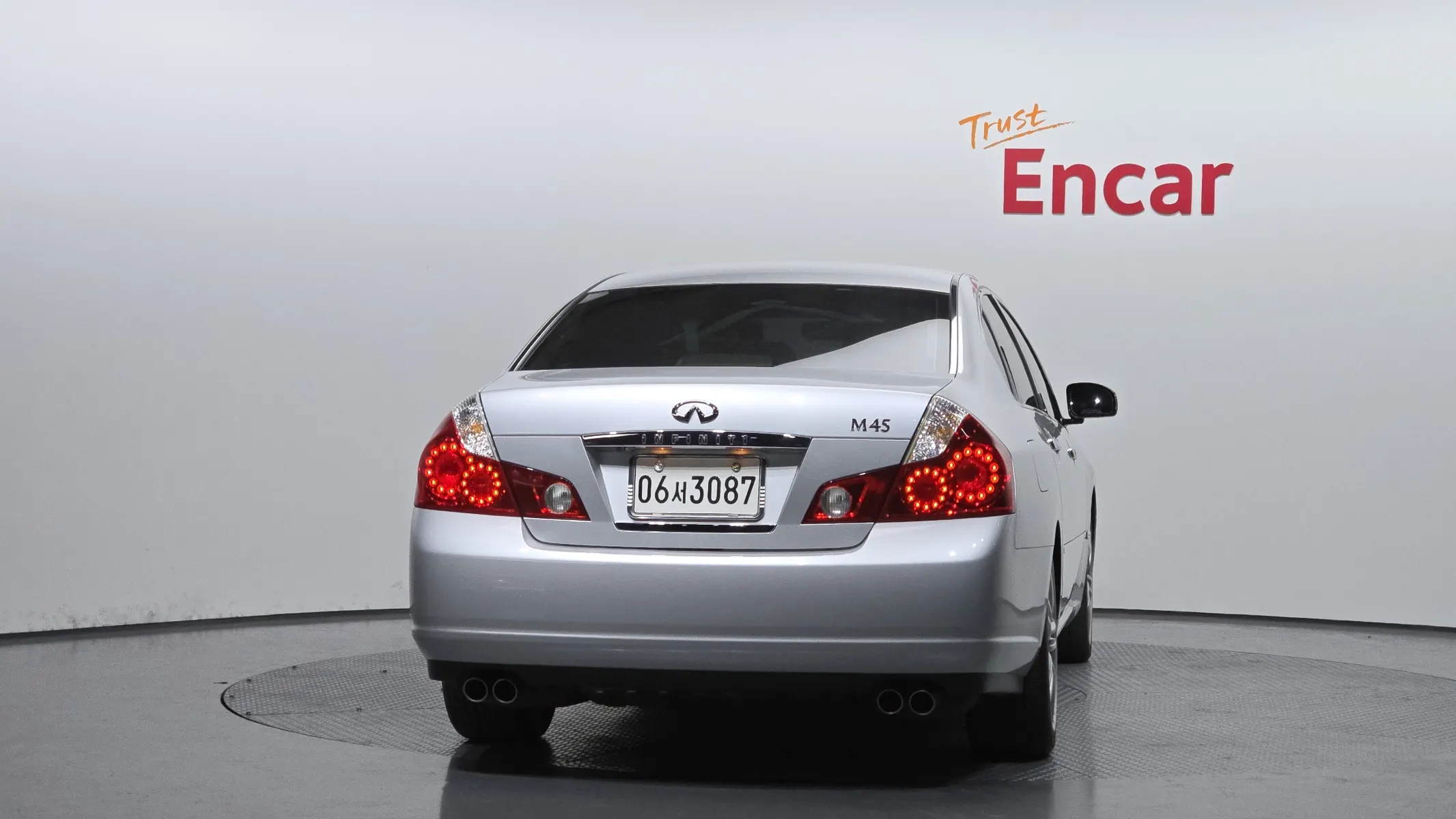 Infiniti M45 P 2006 3/5