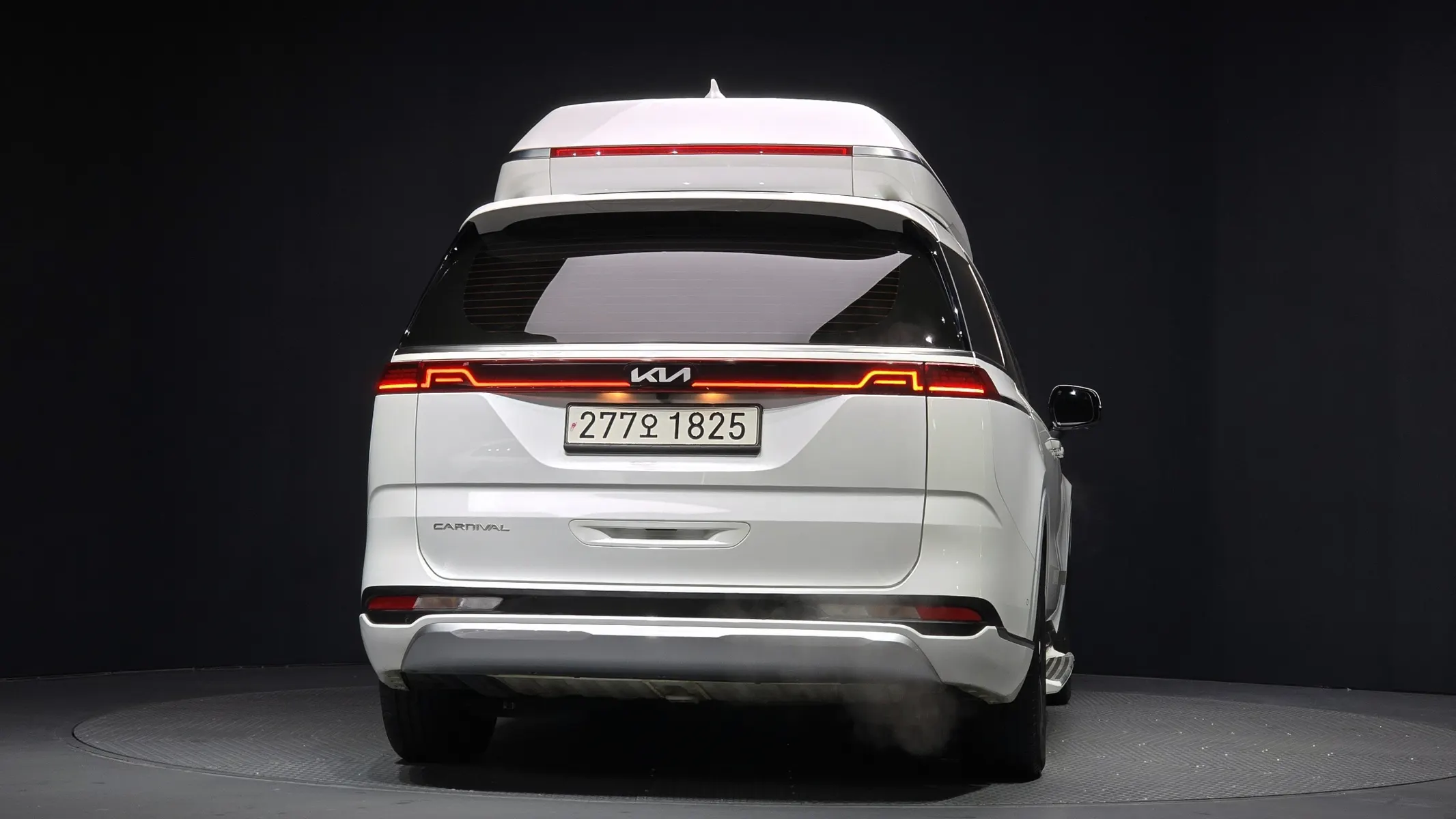 Kia Carnival 9 2021 3/5