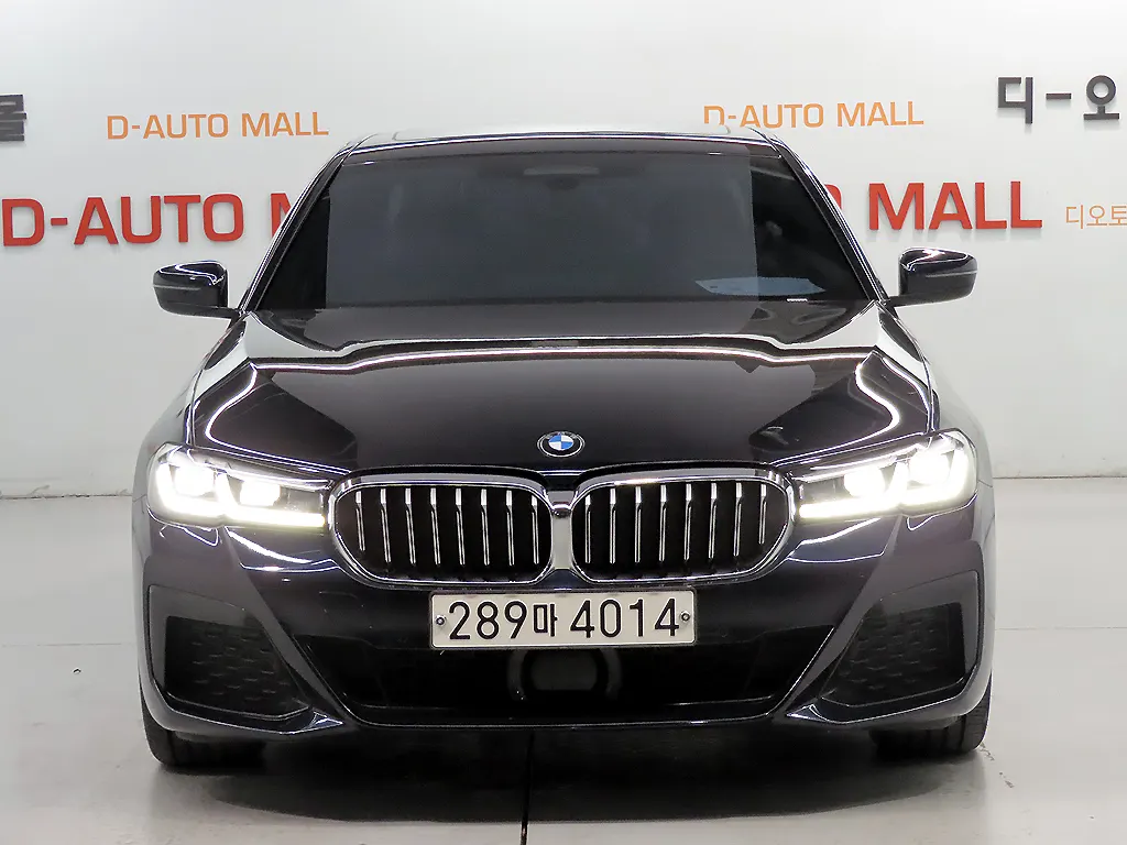 BMW 5 Series (G30) 523d M 2022 2/5