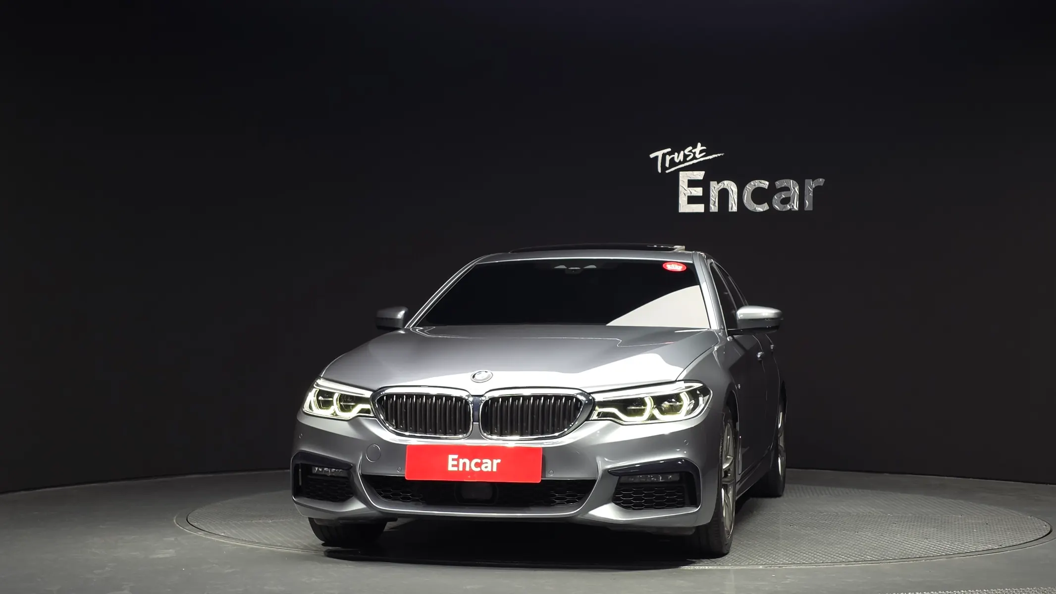 BMW 5 Series (G30) 520i M 2020 3/21