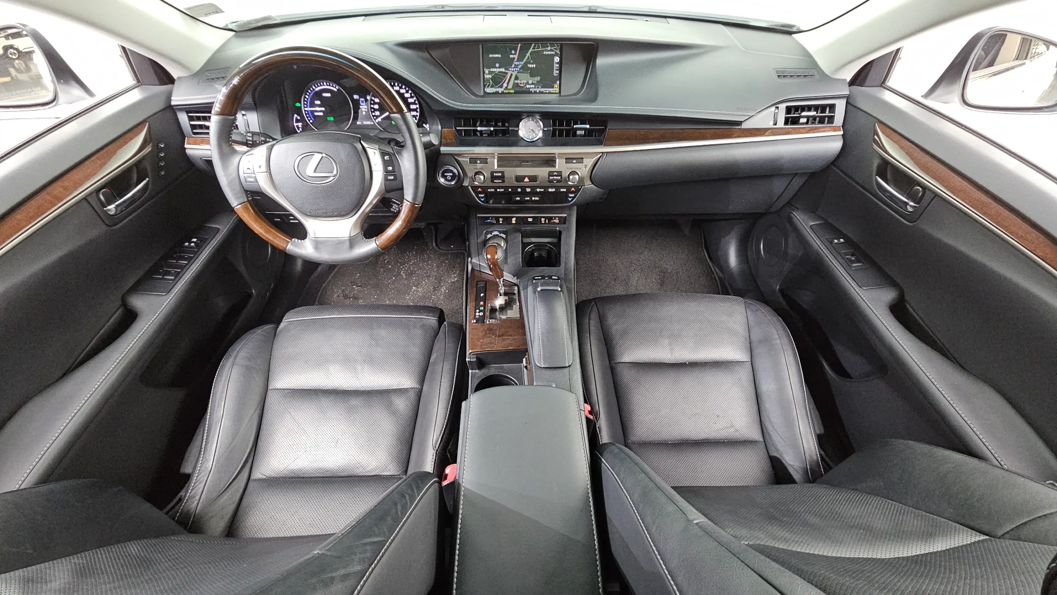 Lexus ES300h 2014 4/5