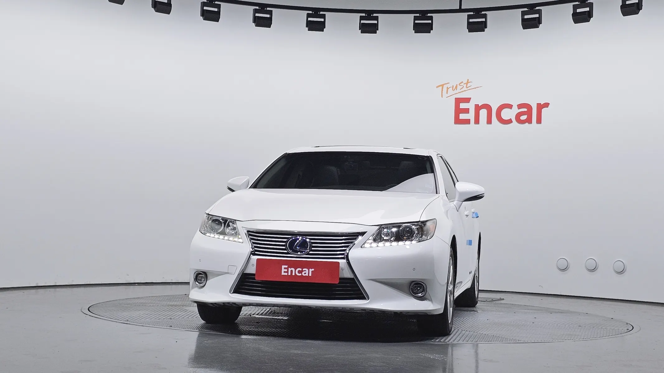 Lexus ES300h 2014 2/5