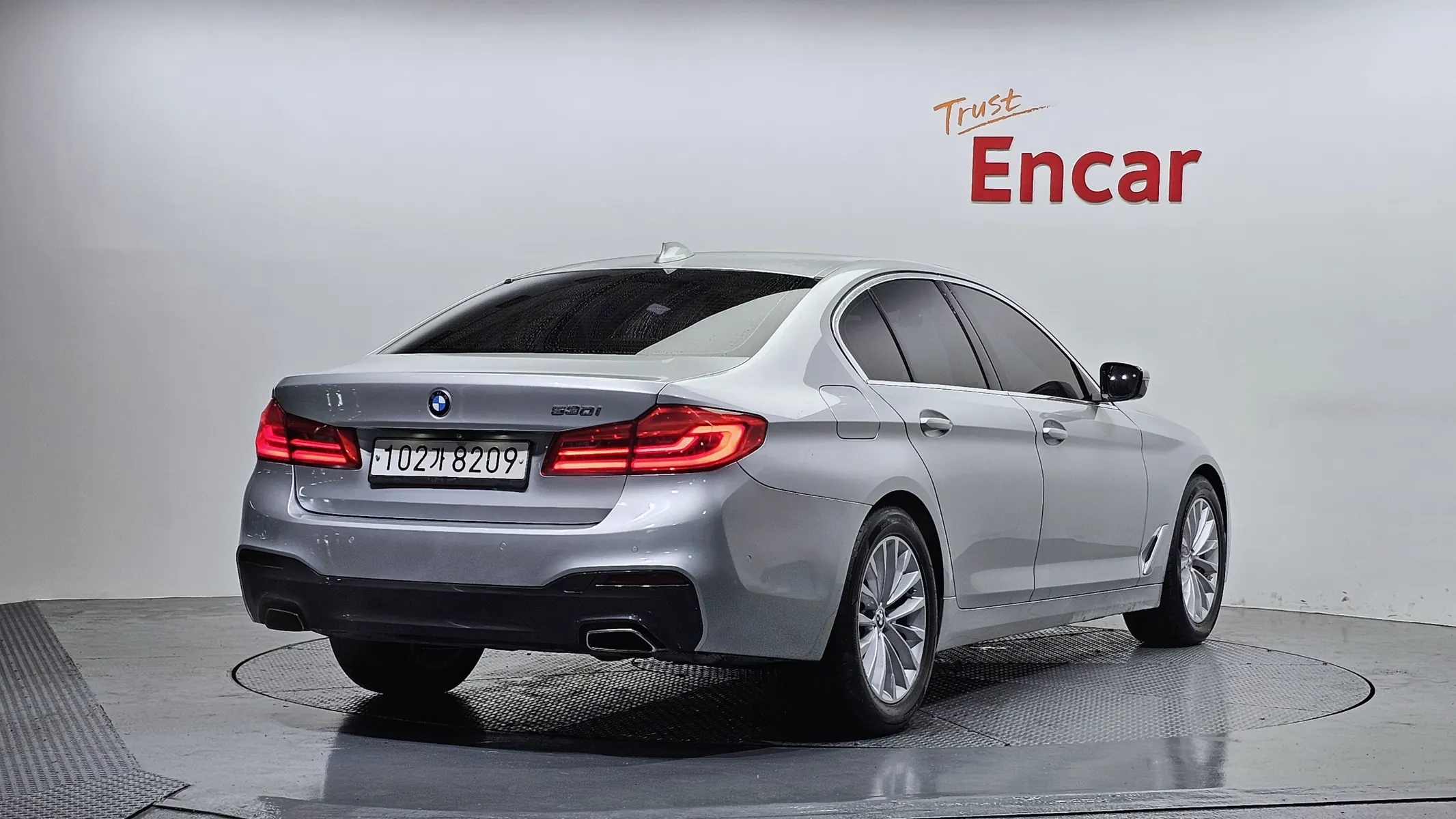 BMW 5 Series (G30) 530i 2020 2/21