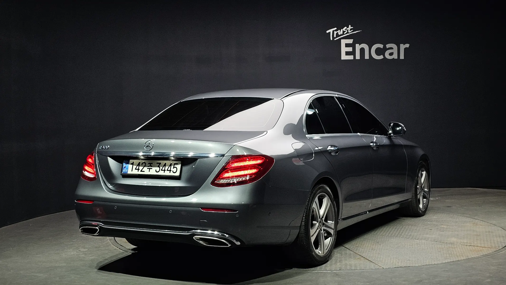 Mercedes-Benz E-Class W213 E300 2018 2/21