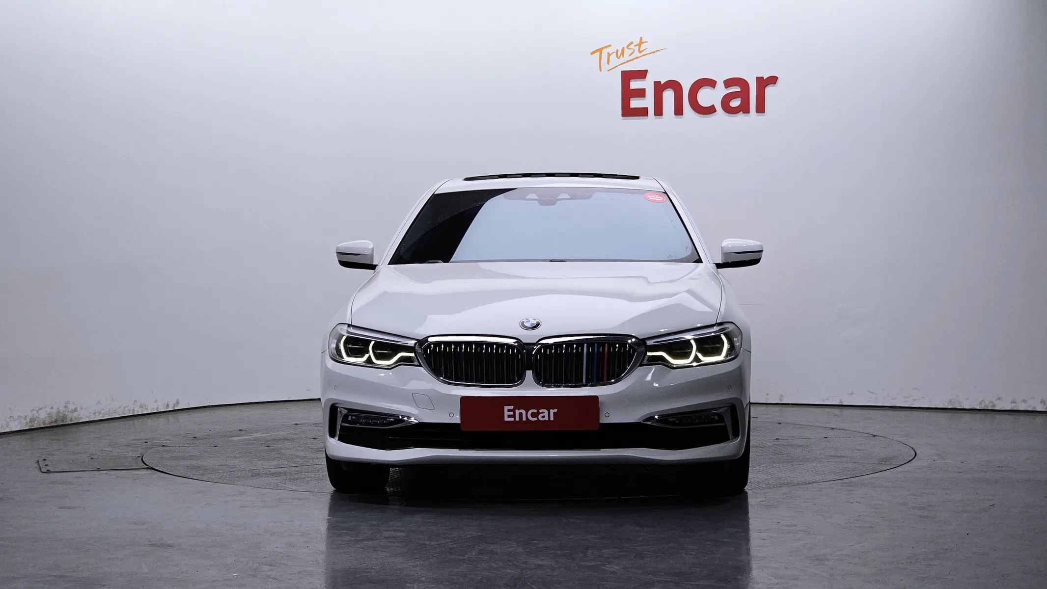 BMW 5 Series (G30) 530i xDrive 2018 3/24
