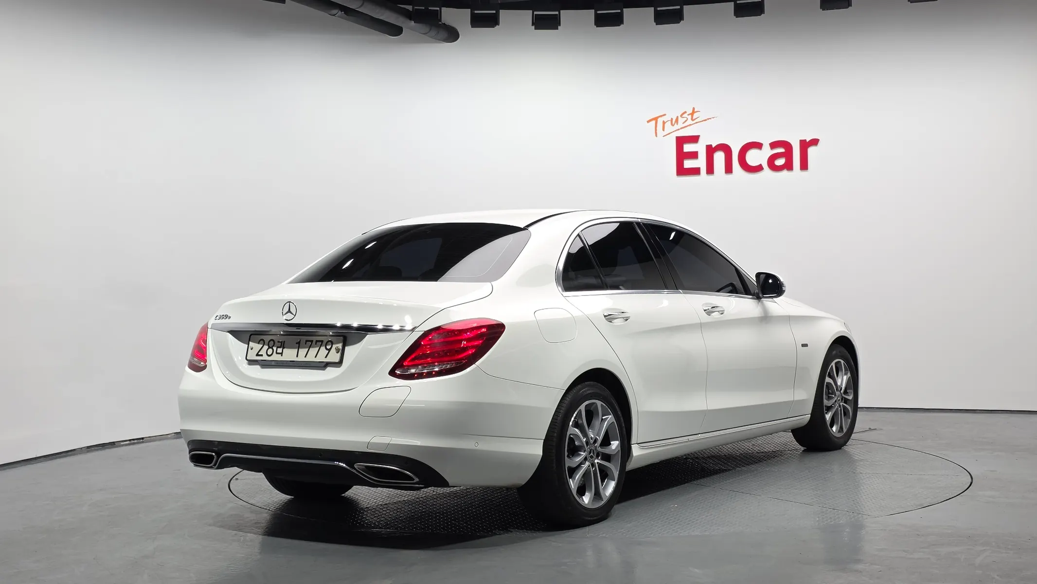 Mercedes-Benz C-Class W205 C350e 2018 2/32