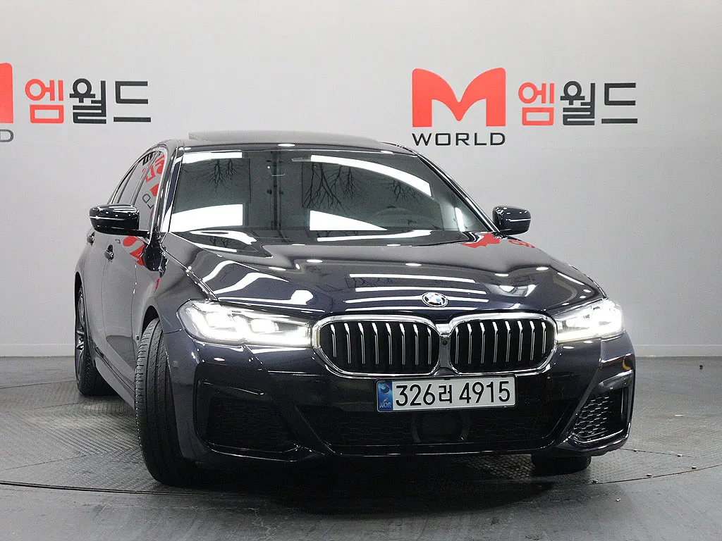 BMW 5 Series (G30) 520i M 2021 2/21