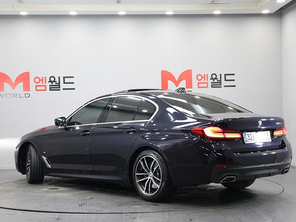 BMW 5 Series (G30) 520i M 2021 3/21