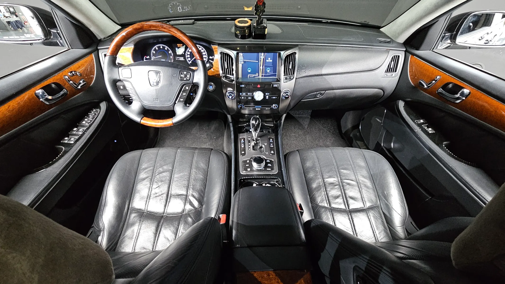 Hyundai () VL380 2010 4/5