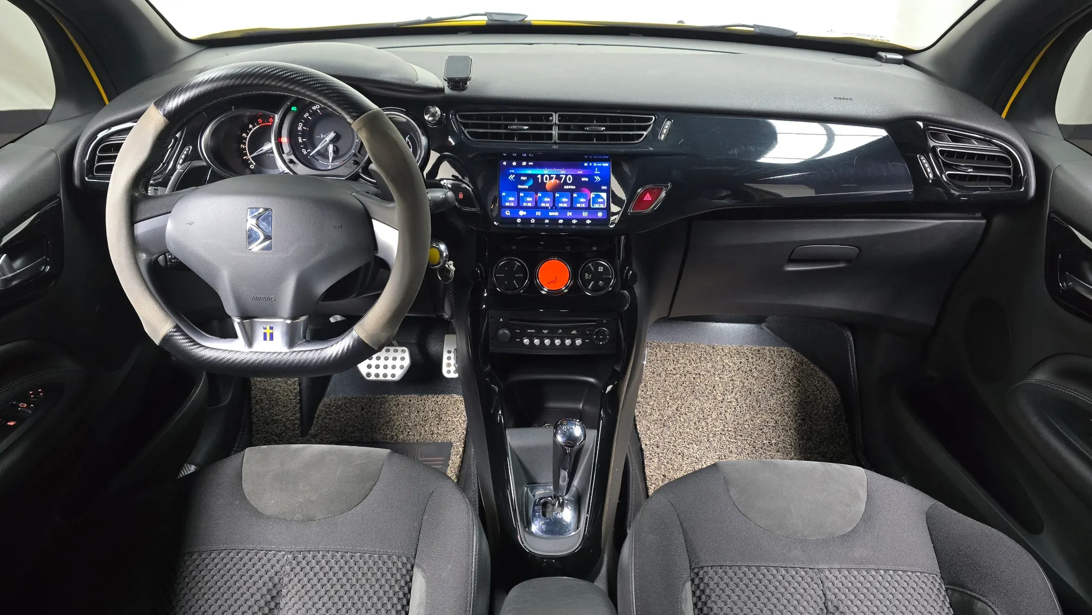 시트로엥/DS DS3 1.6 BlueHDi 2017 4/5