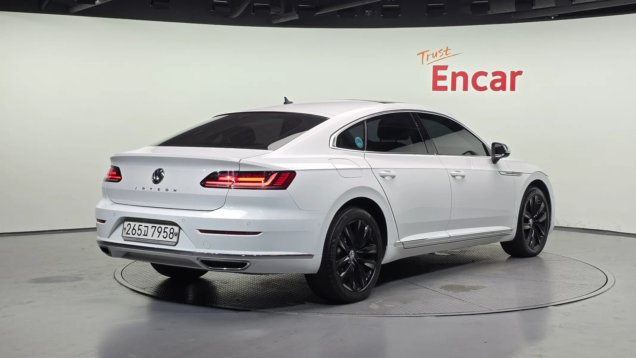 Volkswagen 아테온 2.0 TDI 2019 2/36