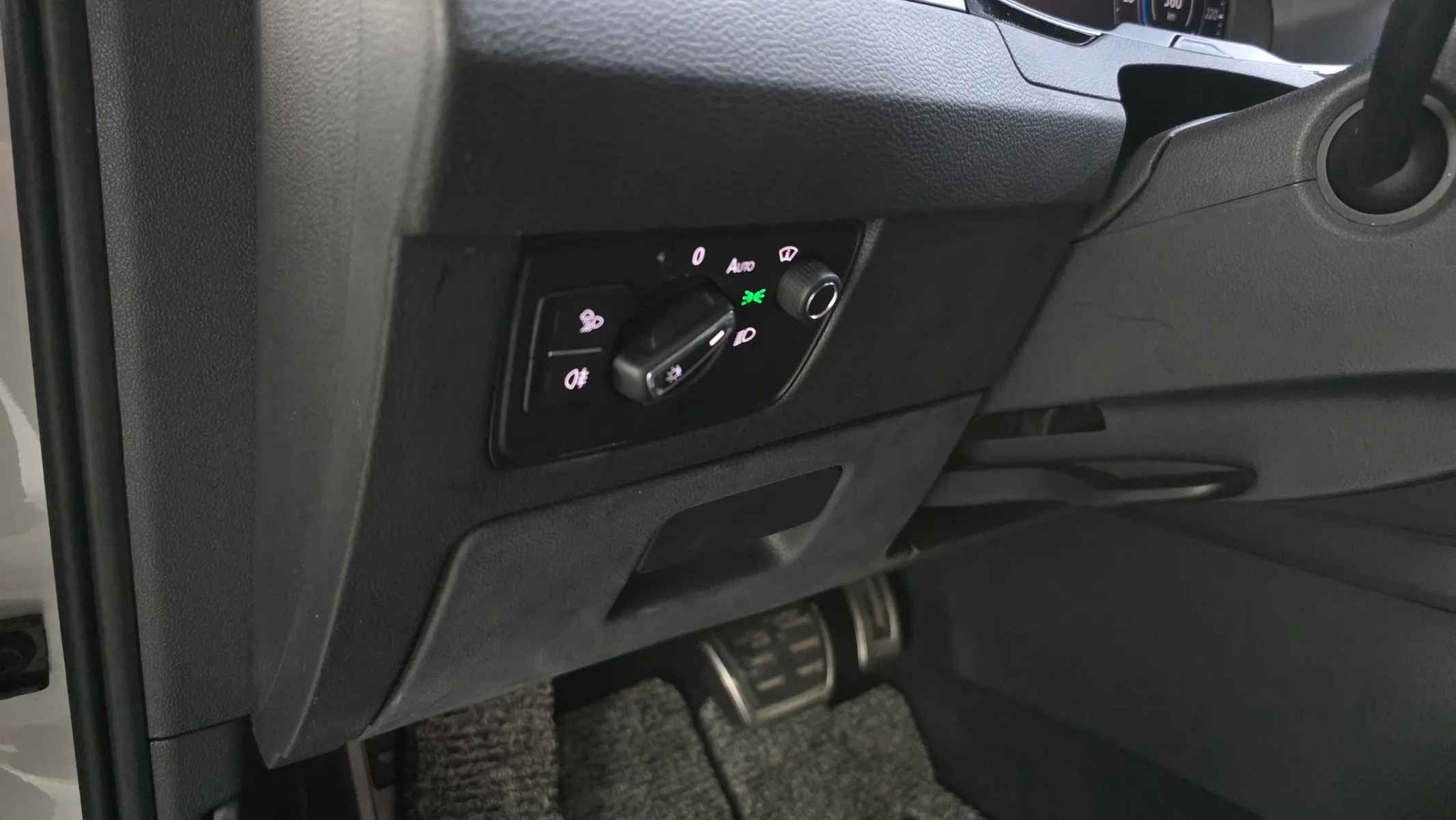 Volkswagen 아테온 2.0 TDI 2019 35/36