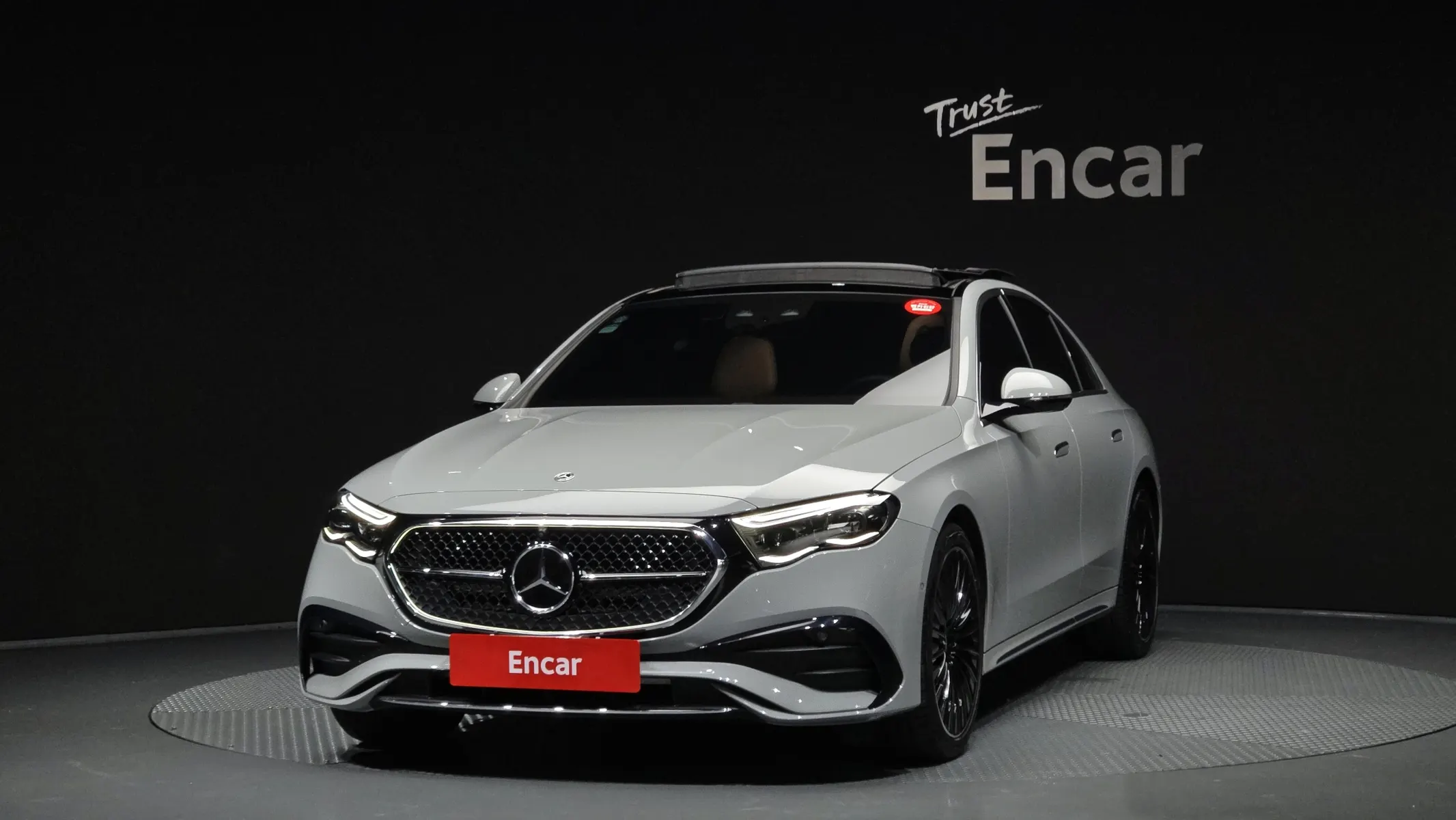 Mercedes-Benz E-Class W214 E300 4MATIC AMG Line 2024 3/37