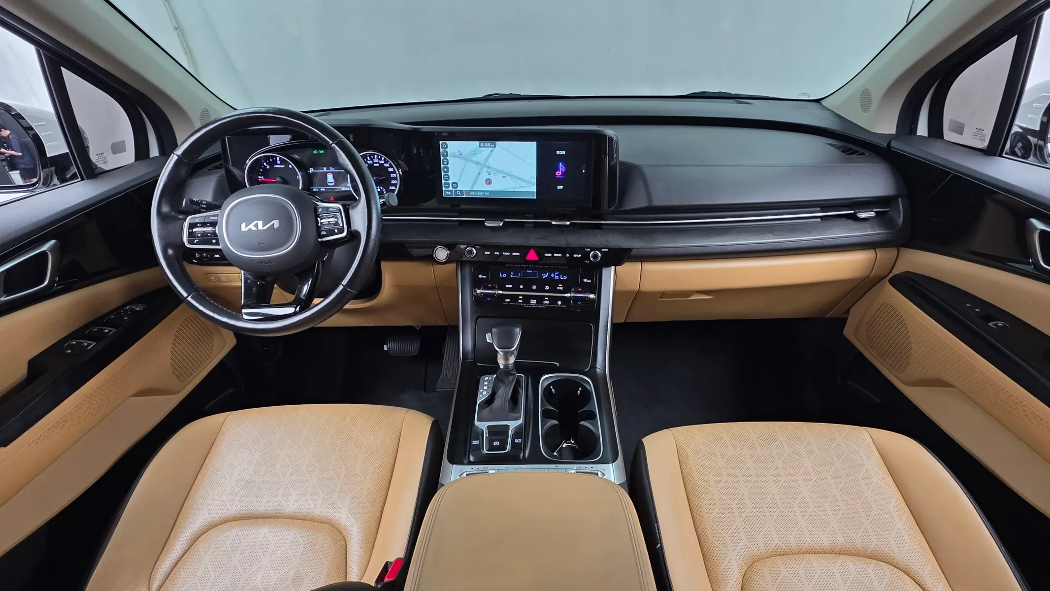 Kia Carnival 9 2022 4/5