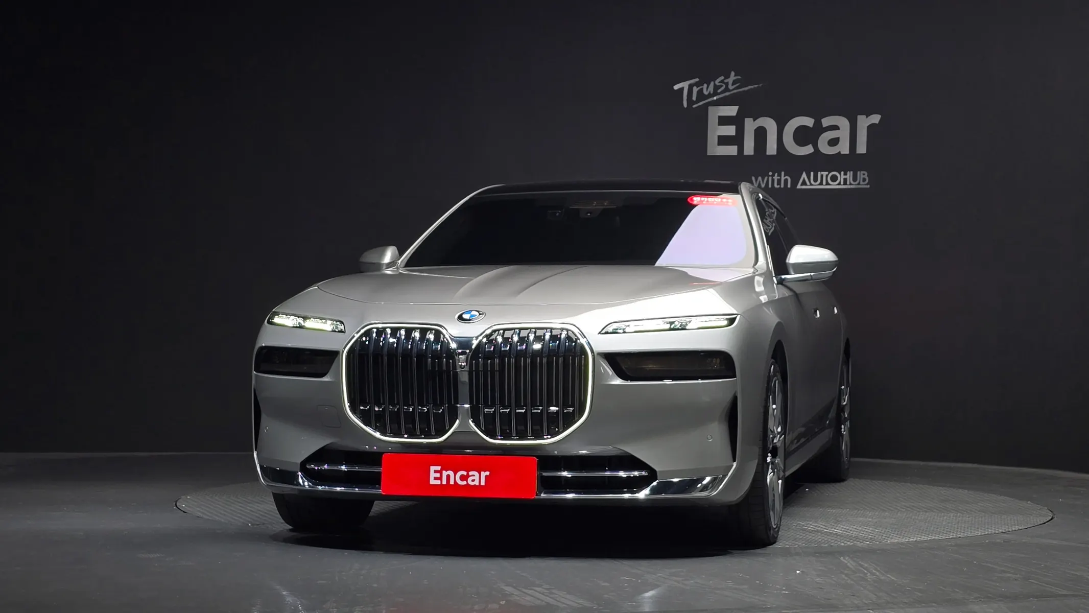 BMW 7 Series (G70) 740i xDrive 2024 2/33