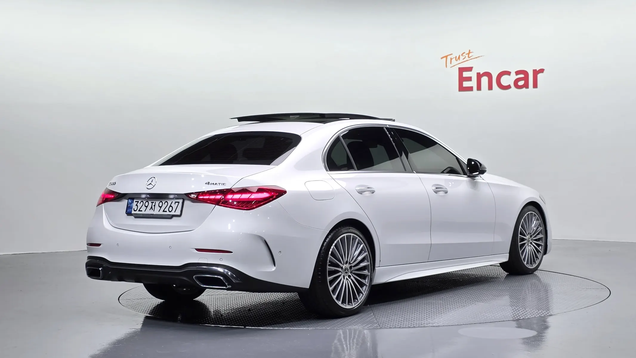 Mercedes-Benz C-Class W206 C300 4MATIC AMG Line 2023 2/33