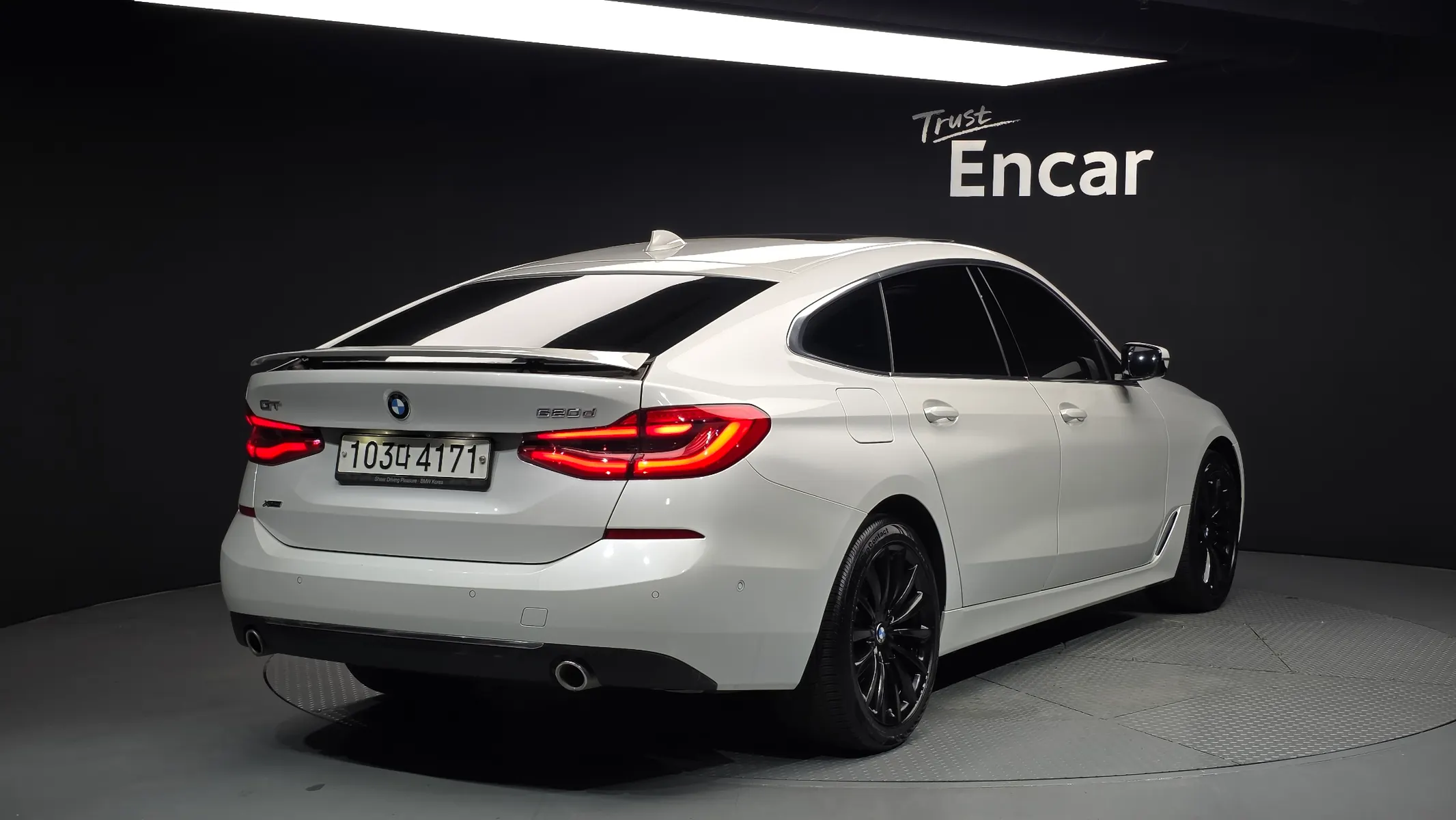 BMW 6 Series GT (G32) 620d xDrive 2019 2/32