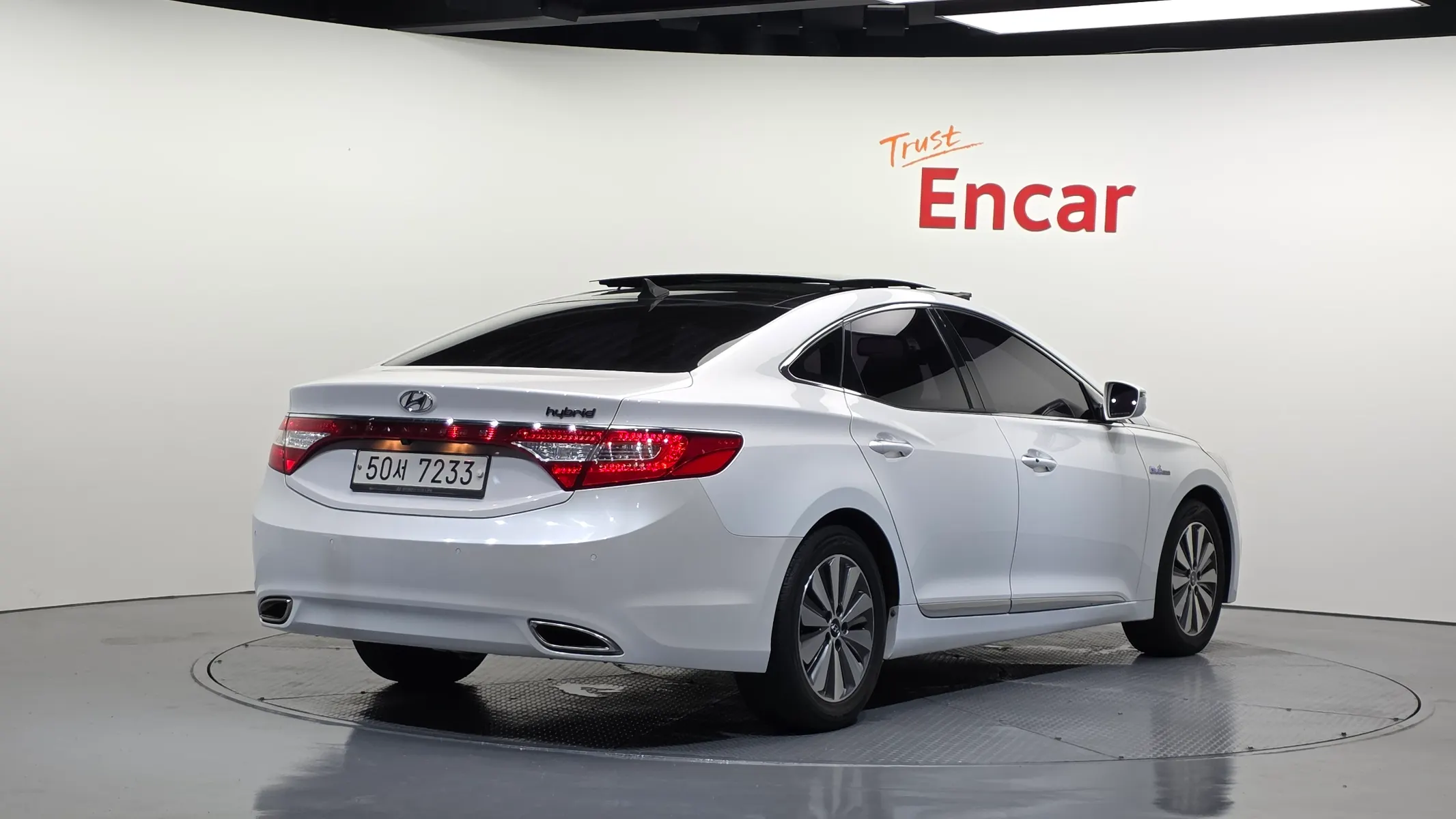 Hyundai HG 2014 2/31