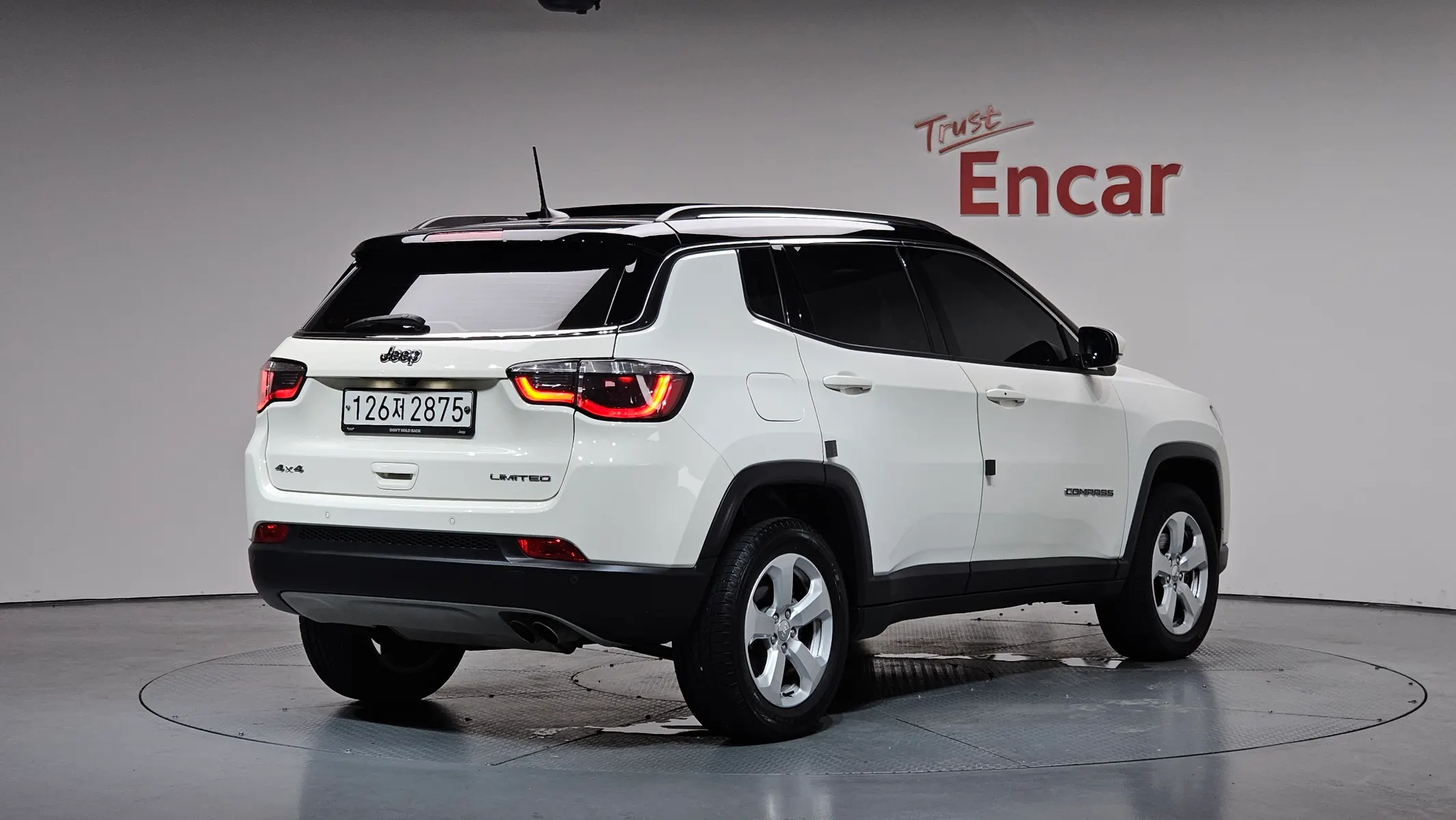 Jeep 2 2.4 AWD 2019 2/37