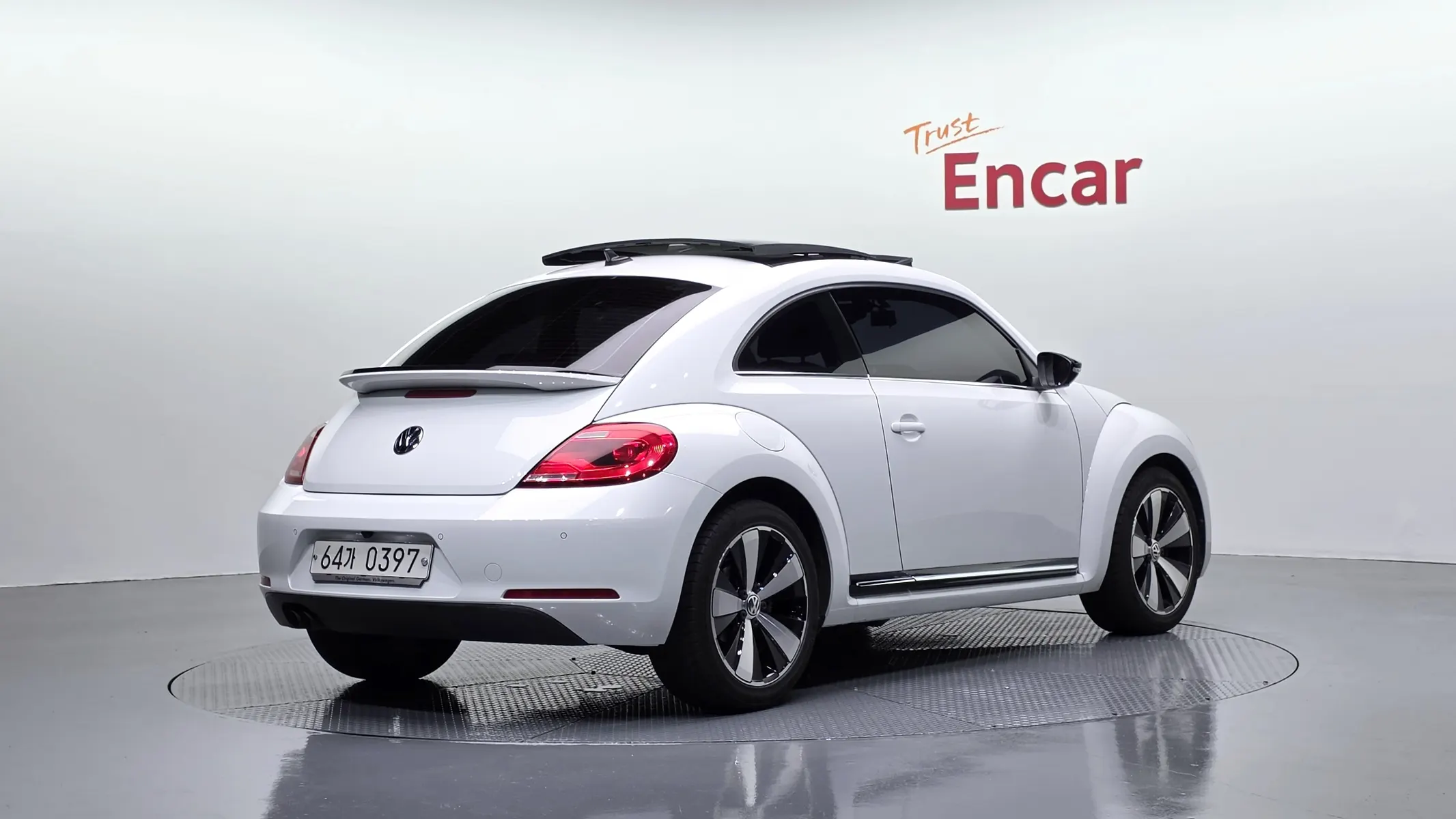 Volkswagen 더 비틀 2.0 TDI 2015 2/32